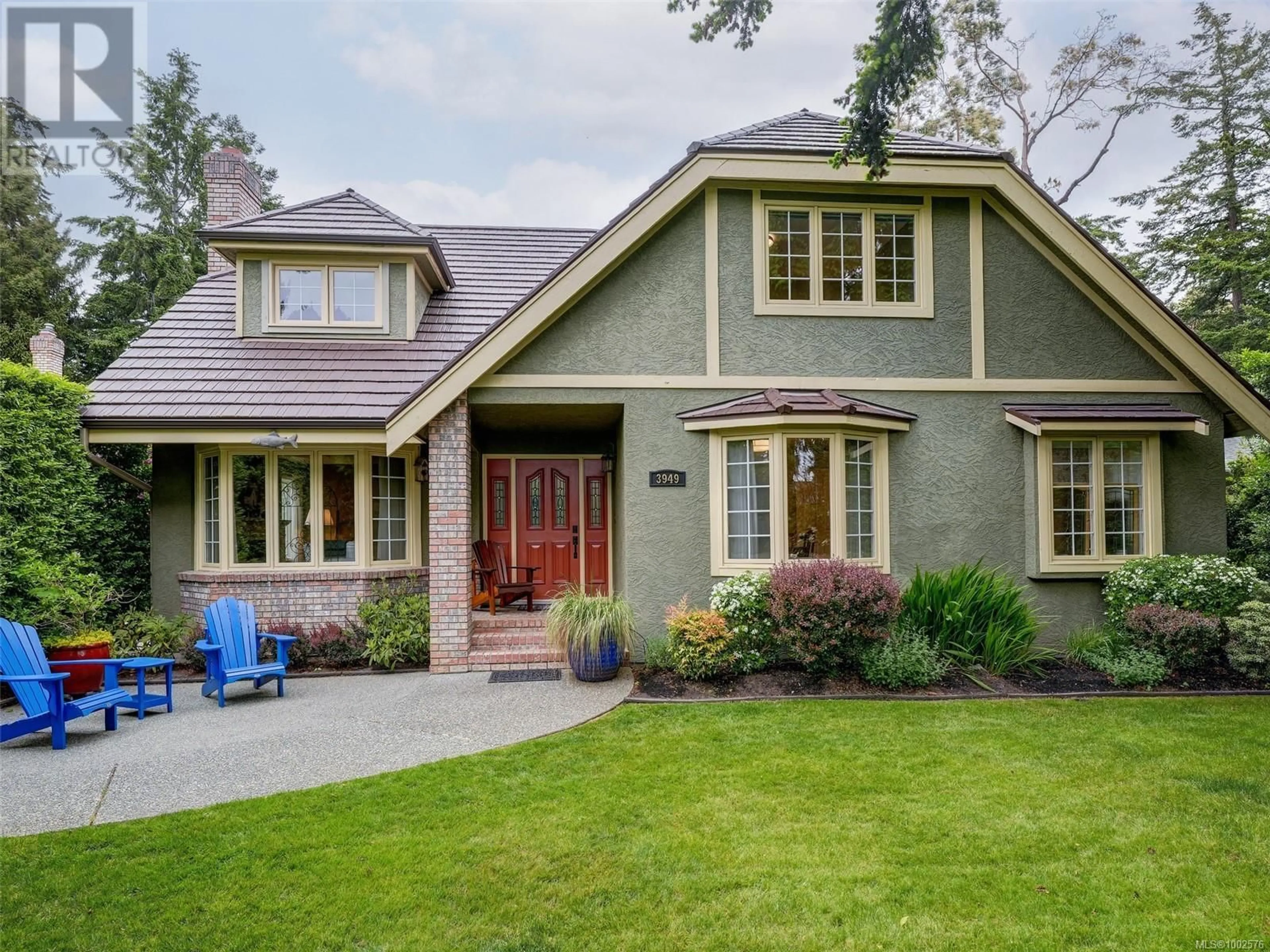 Home with brick exterior material, street for 3949 SCOLTON LANE, Saanich British Columbia V8N6J6