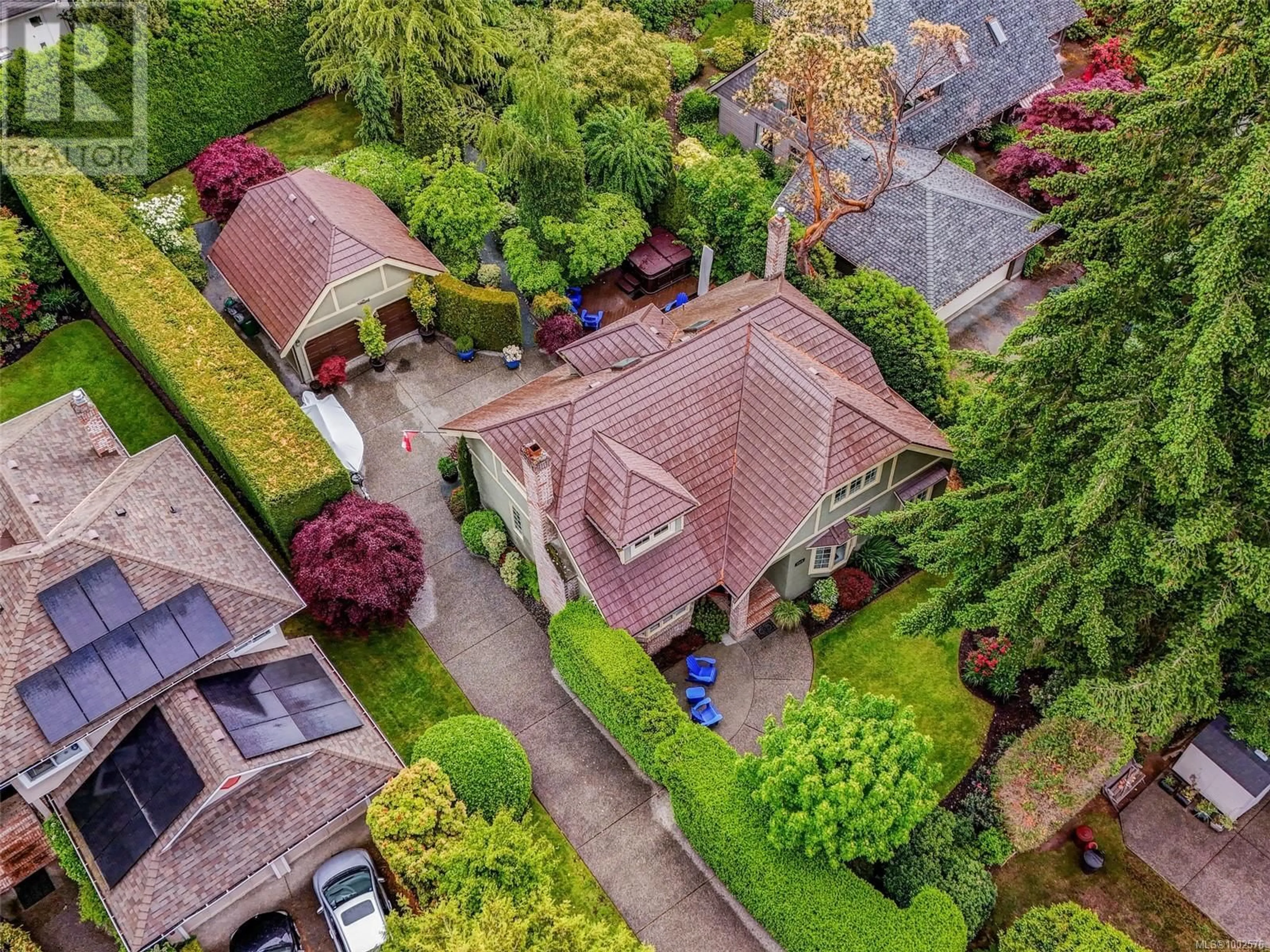 A pic from outside/outdoor area/front of a property/back of a property/a pic from drone, street for 3949 SCOLTON LANE, Saanich British Columbia V8N6J6