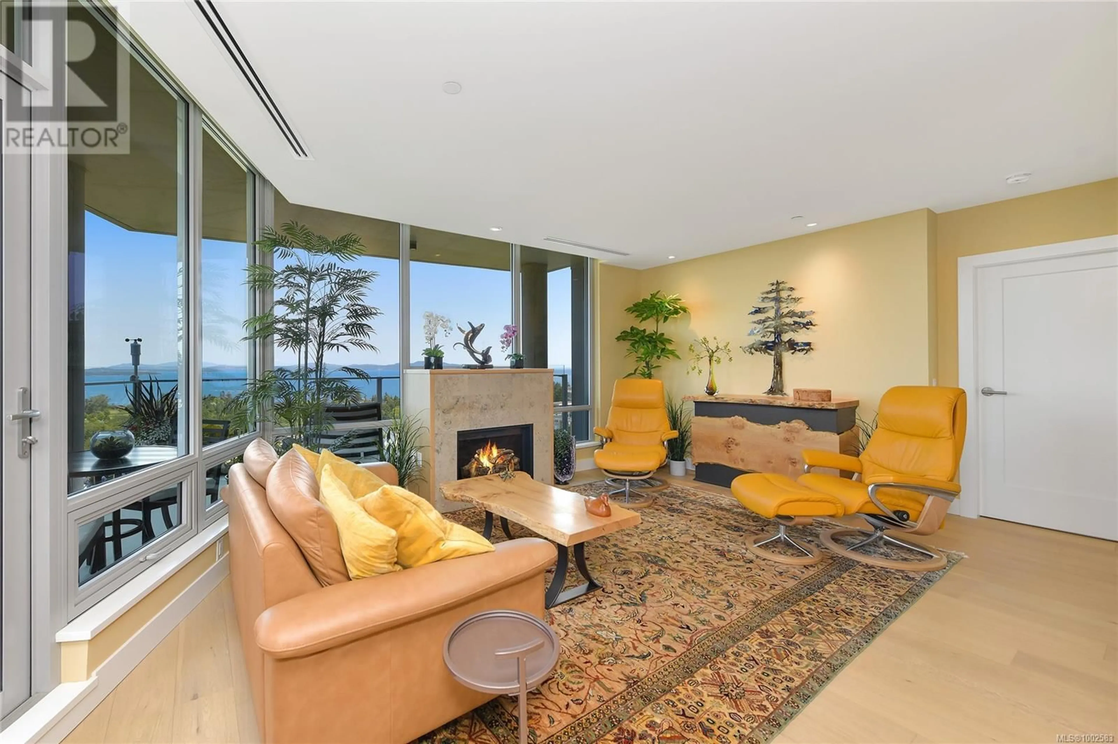 Living room with furniture, ceramic/tile floor for 403 - 5388 HILL RISE TERRACE, Saanich British Columbia V8Y3K3