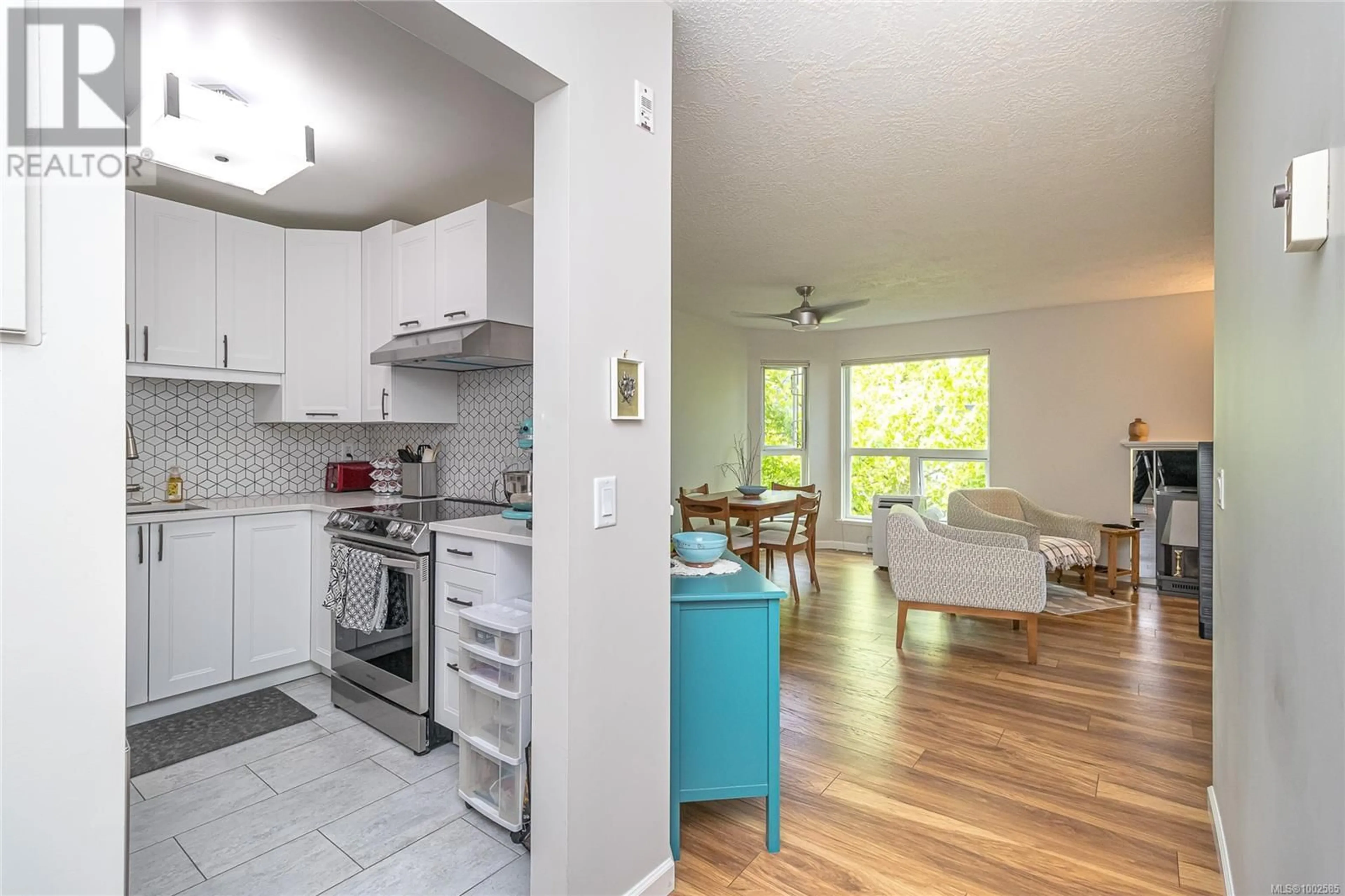Open concept kitchen, unknown for 307 - 1519 HILLSIDE AVENUE, Victoria British Columbia V8T2C1