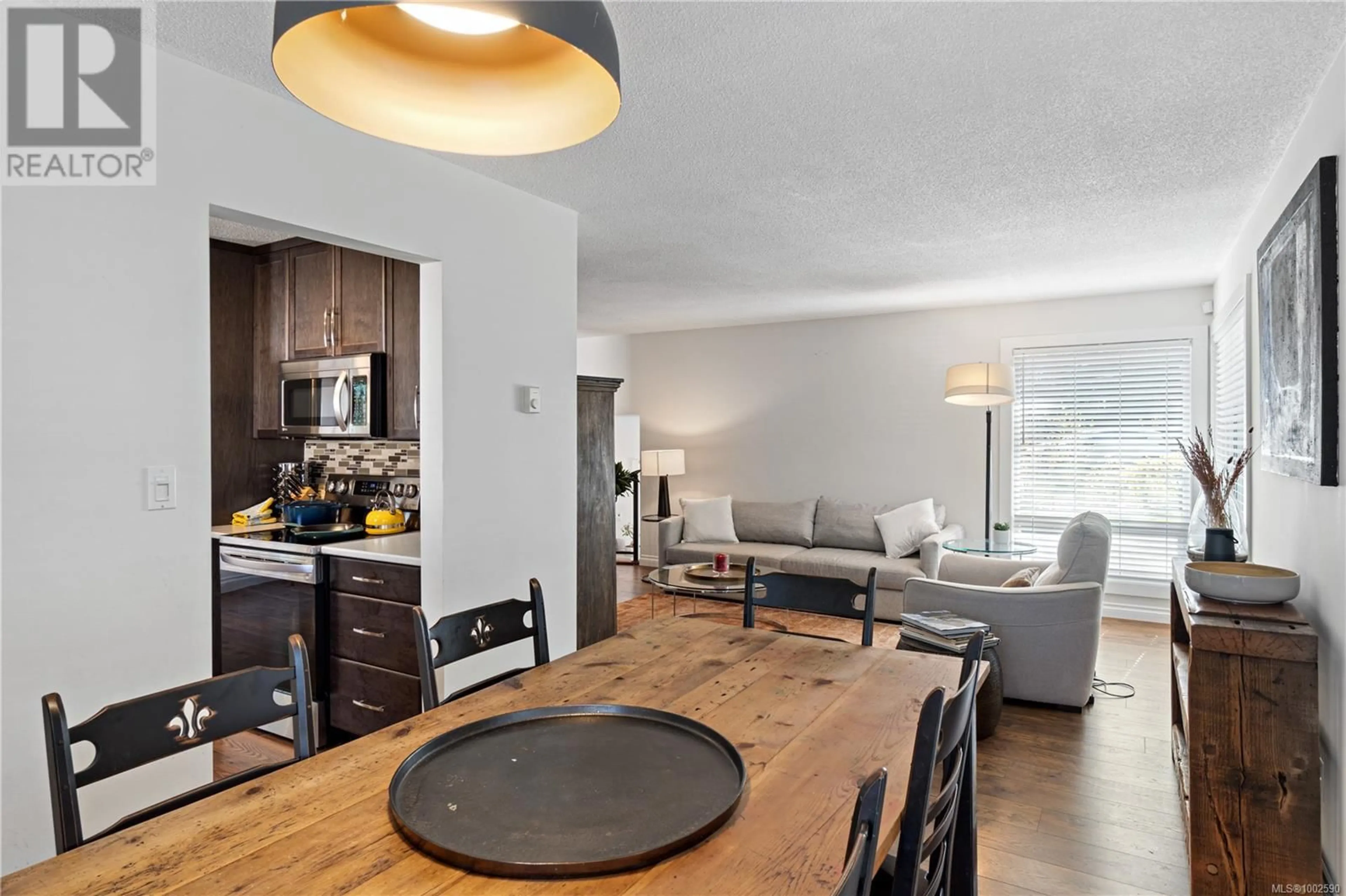 Open concept kitchen, wood/laminate floor for 3617 COUNTRY CLUB DRIVE, Nanaimo British Columbia V9T1T8