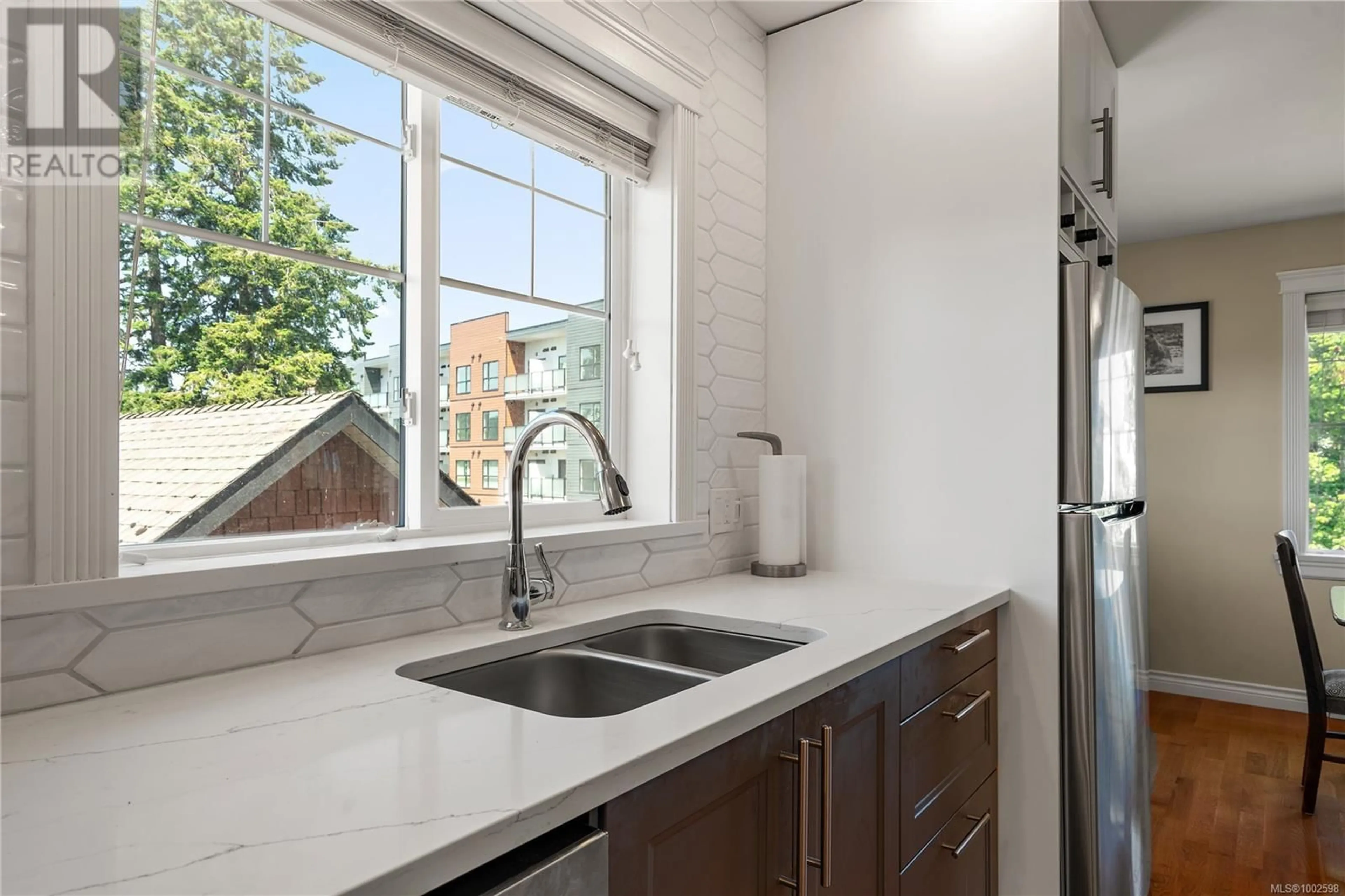 Standard kitchen, ceramic/tile floor for 106 - 2678 WINSTER ROAD, Langford British Columbia V9B3R8