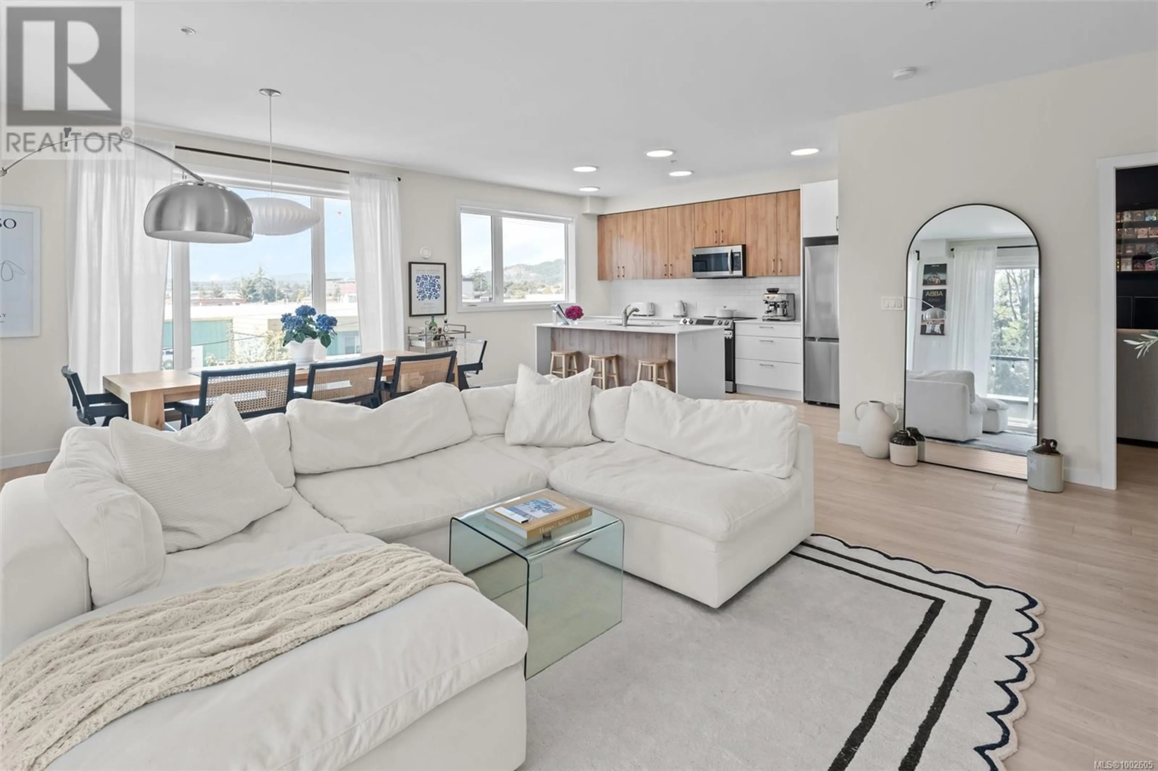Living room with furniture, unknown for 301 - 842 ORONO AVENUE, Langford British Columbia V9B2T8