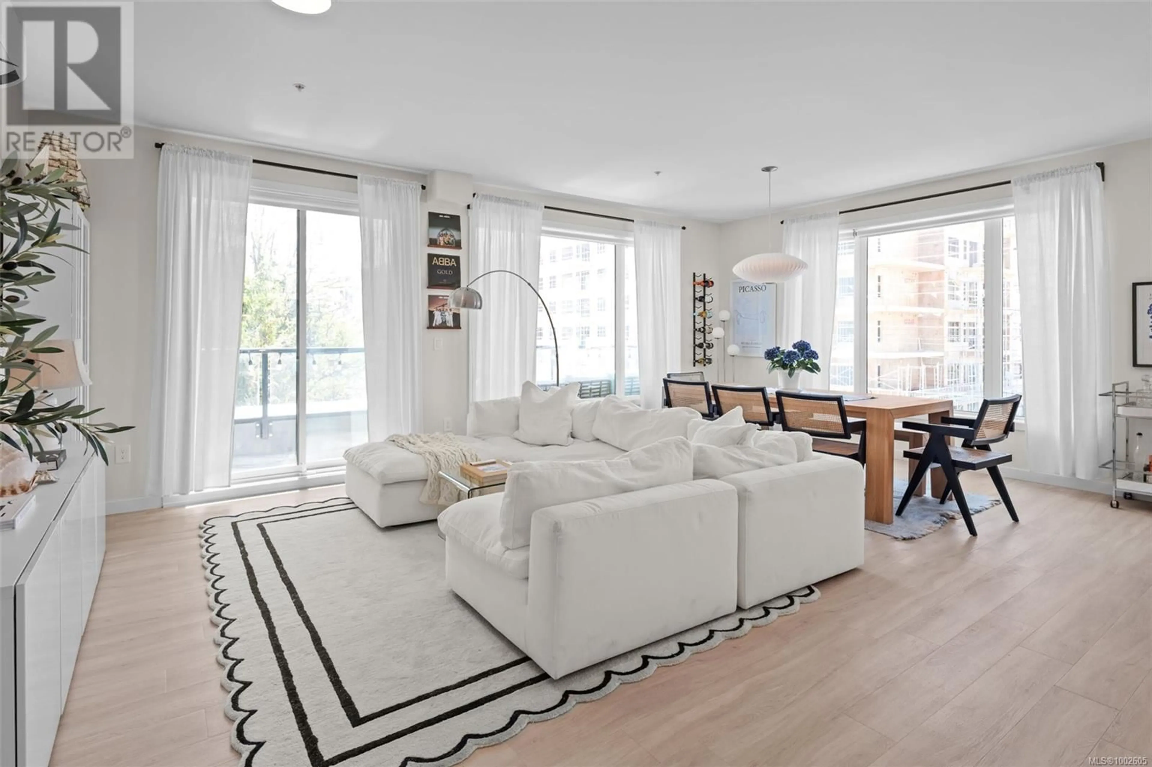Living room with furniture, unknown for 301 - 842 ORONO AVENUE, Langford British Columbia V9B2T8