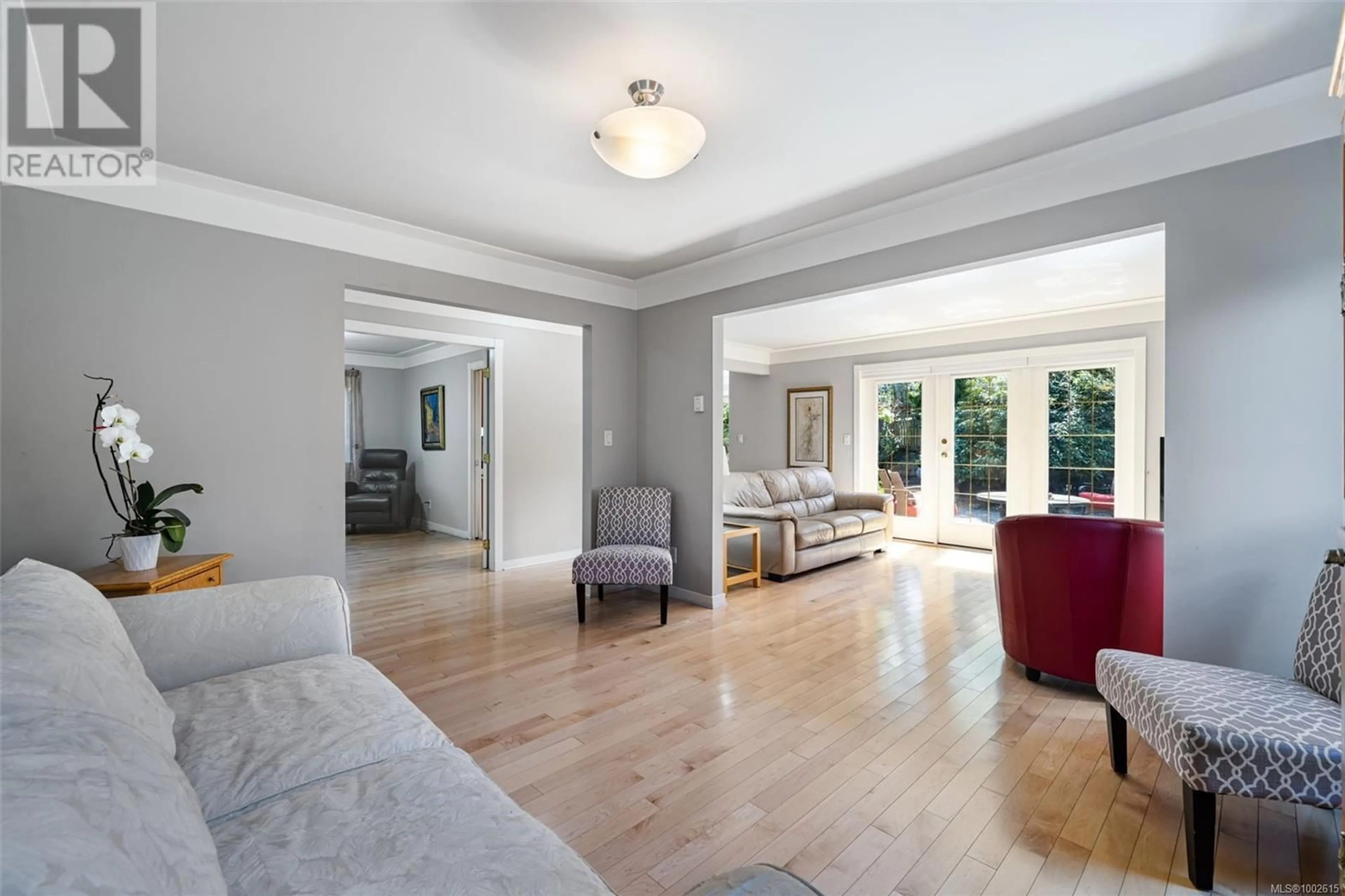 Living room with furniture, unknown for 4135 ROCKHOME GARDENS, Saanich British Columbia V8X5K4