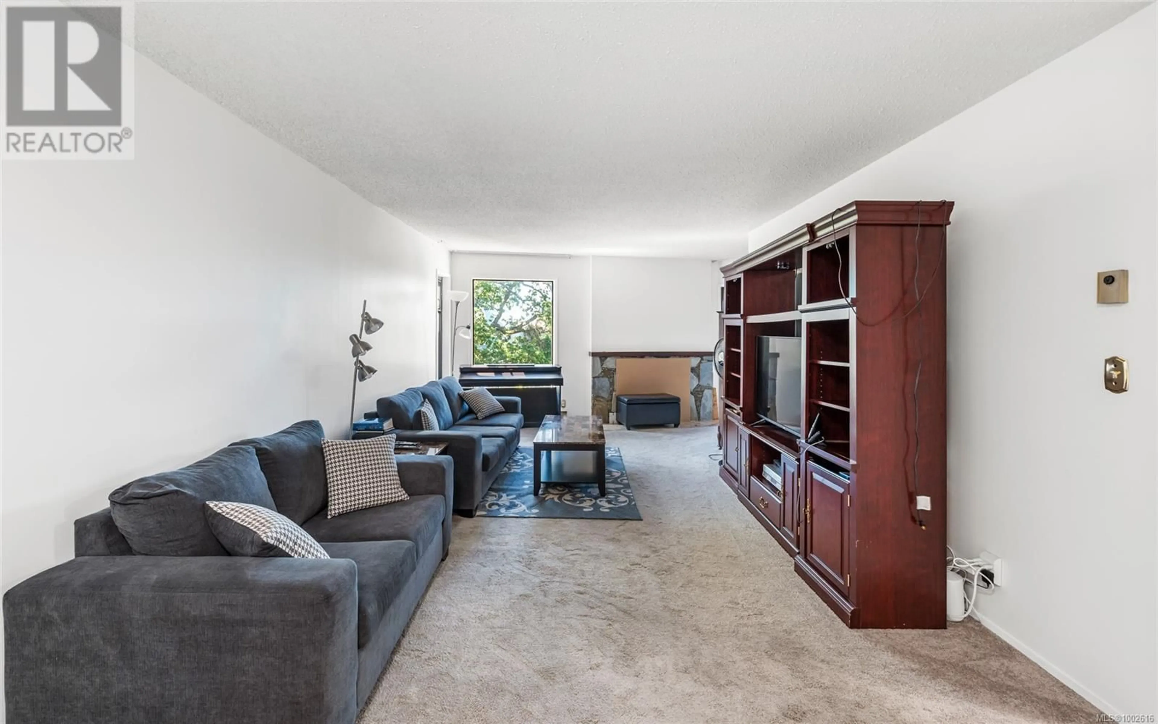 Living room with furniture, unknown for 302 - 1518 PANDORA AVENUE, Victoria British Columbia V8R1A8