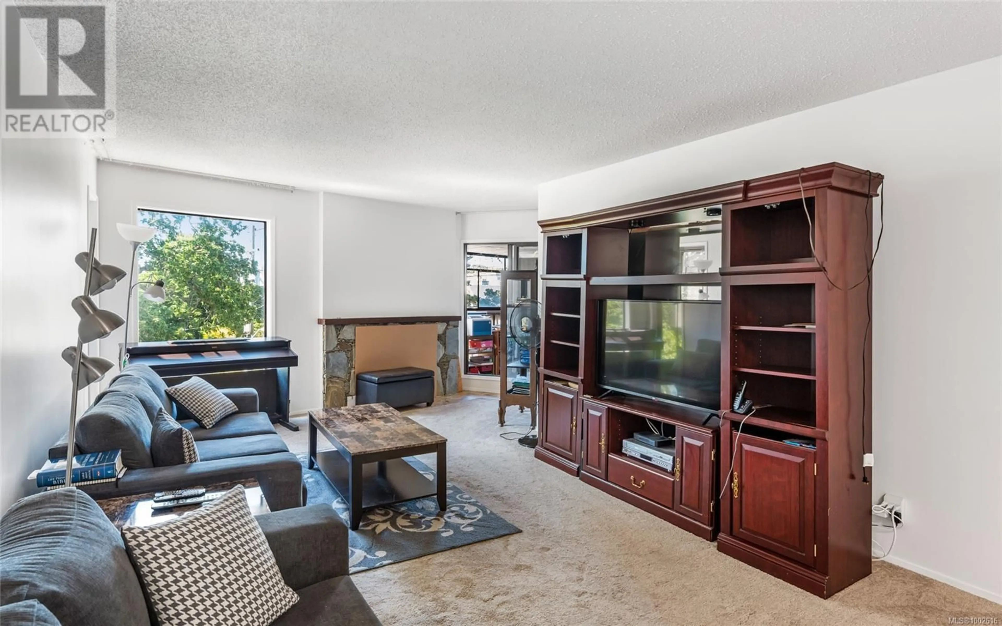 Living room with furniture, unknown for 302 - 1518 PANDORA AVENUE, Victoria British Columbia V8R1A8