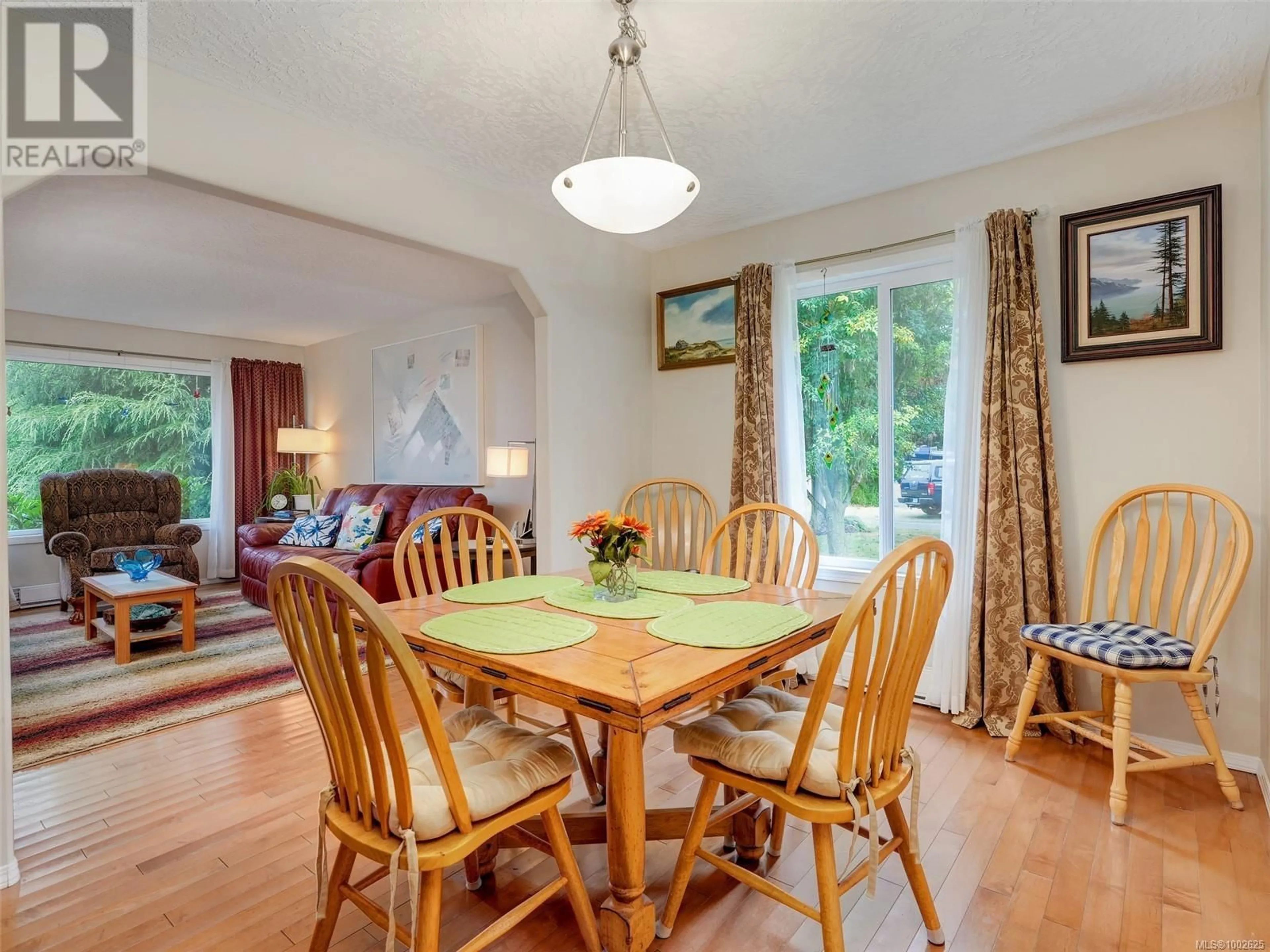 Dining room, wood/laminate floor for 2175 MAPLE AVENUE NORTH, Sooke British Columbia V9Z0M8