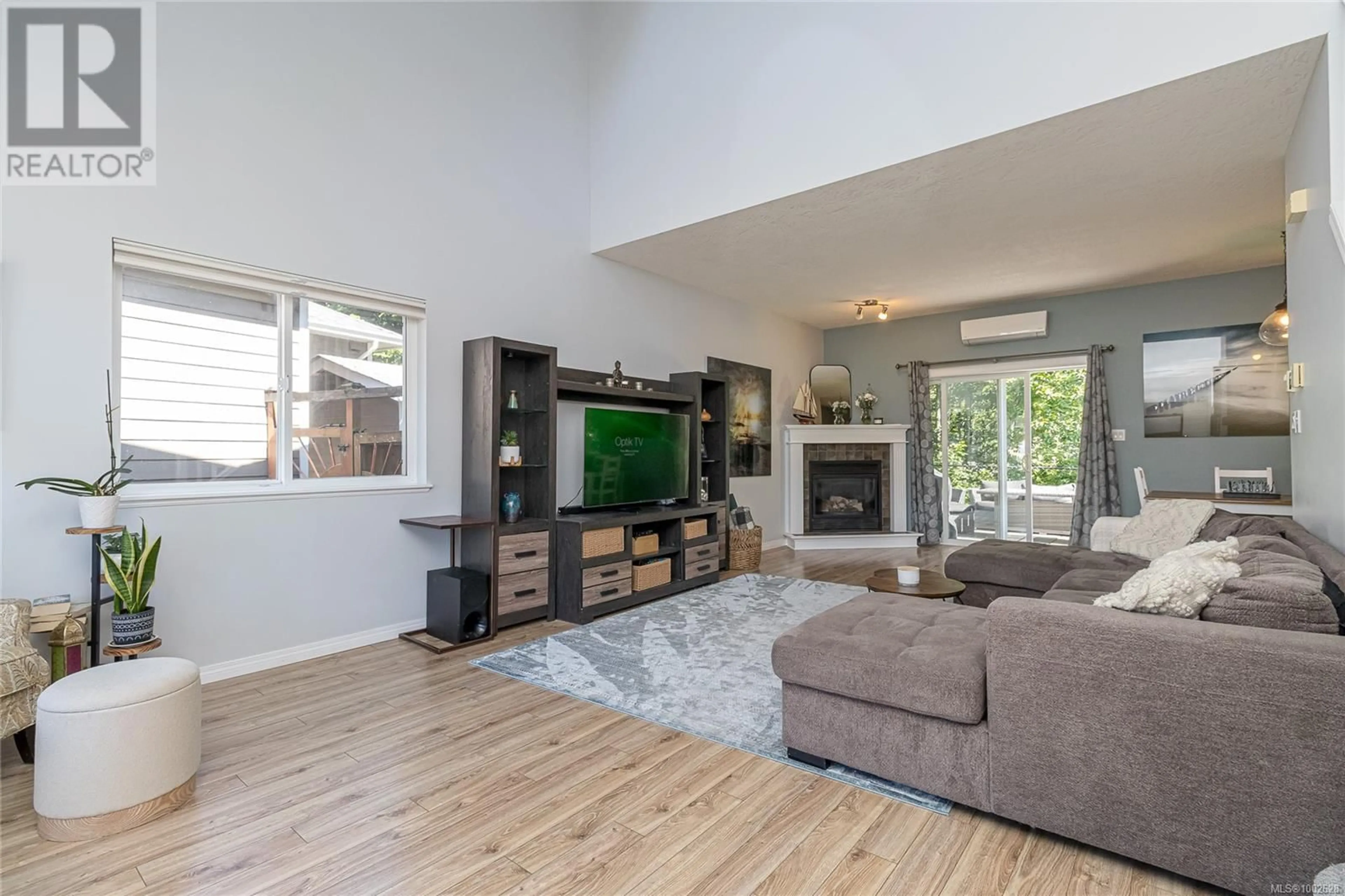 Living room with furniture, unknown for 120 THETIS VALE CRESCENT, View Royal British Columbia V9B6S6