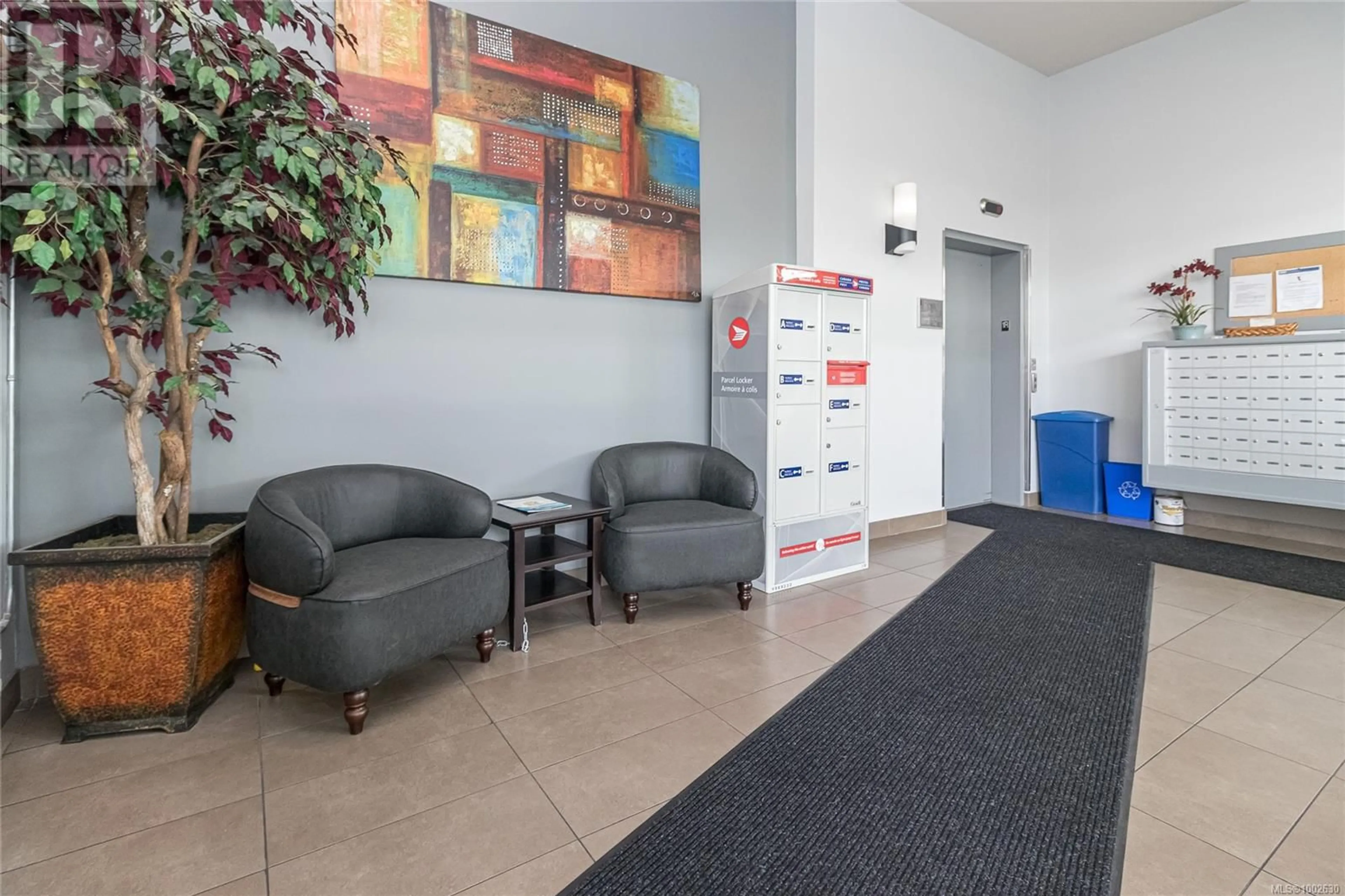 Lobby for 214 - 866 GOLDSTREAM AVENUE, Langford British Columbia V9B0J3