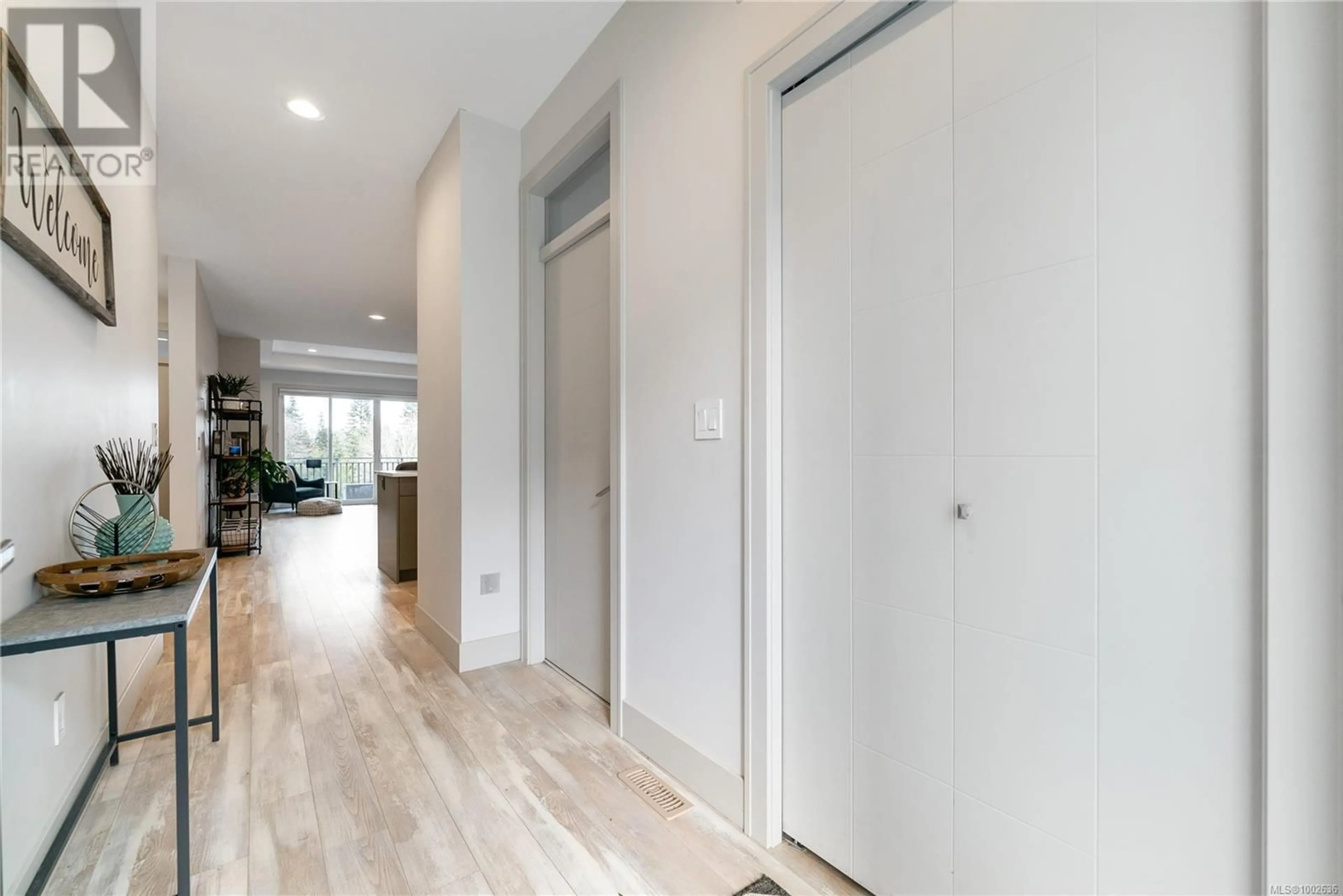 Indoor entryway for 4981 DUNN PLACE, Nanaimo British Columbia V9T0J2