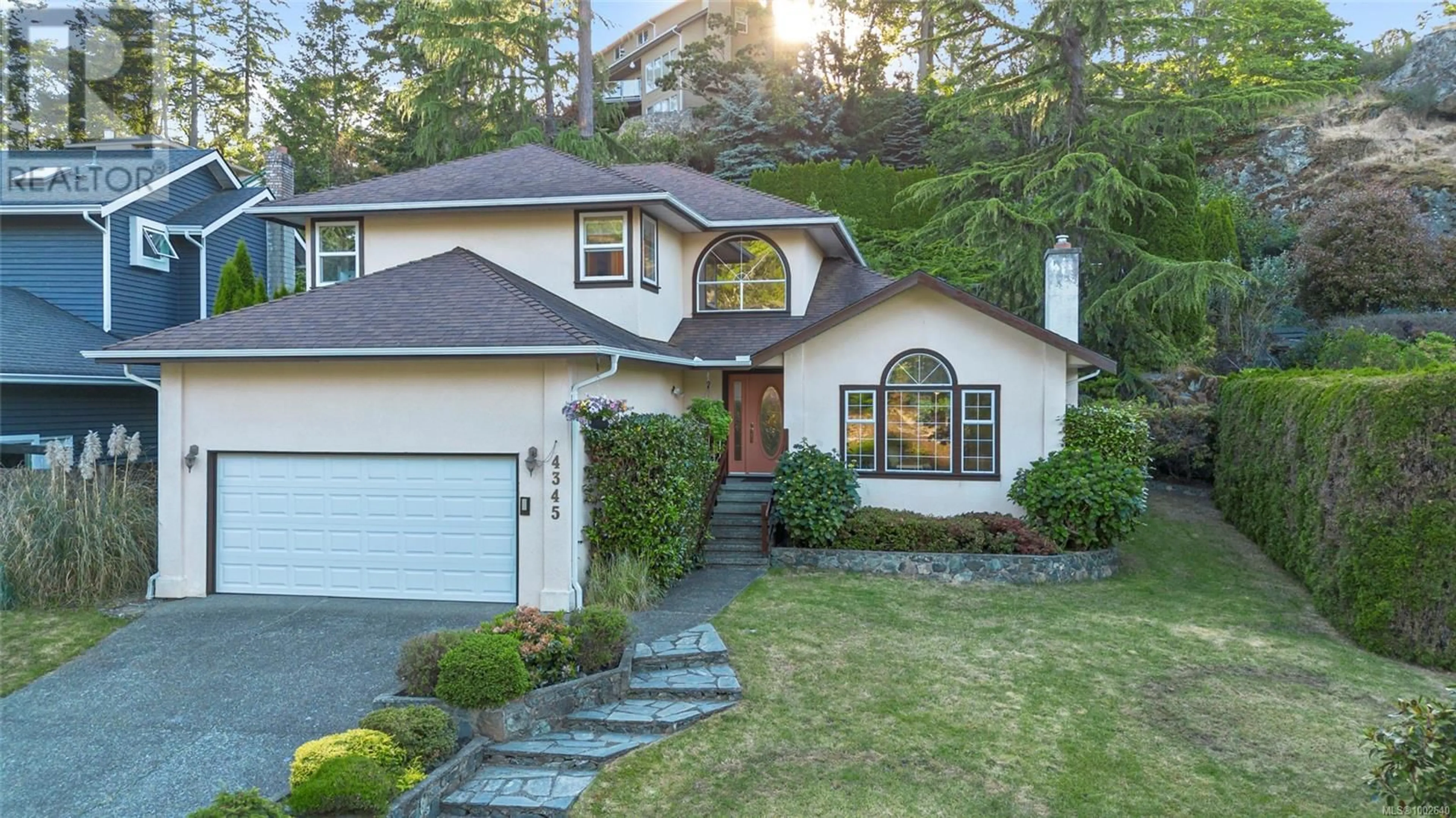 Home with vinyl exterior material, street for 4345 FAITHWOOD ROAD, Saanich British Columbia V8X4Z6