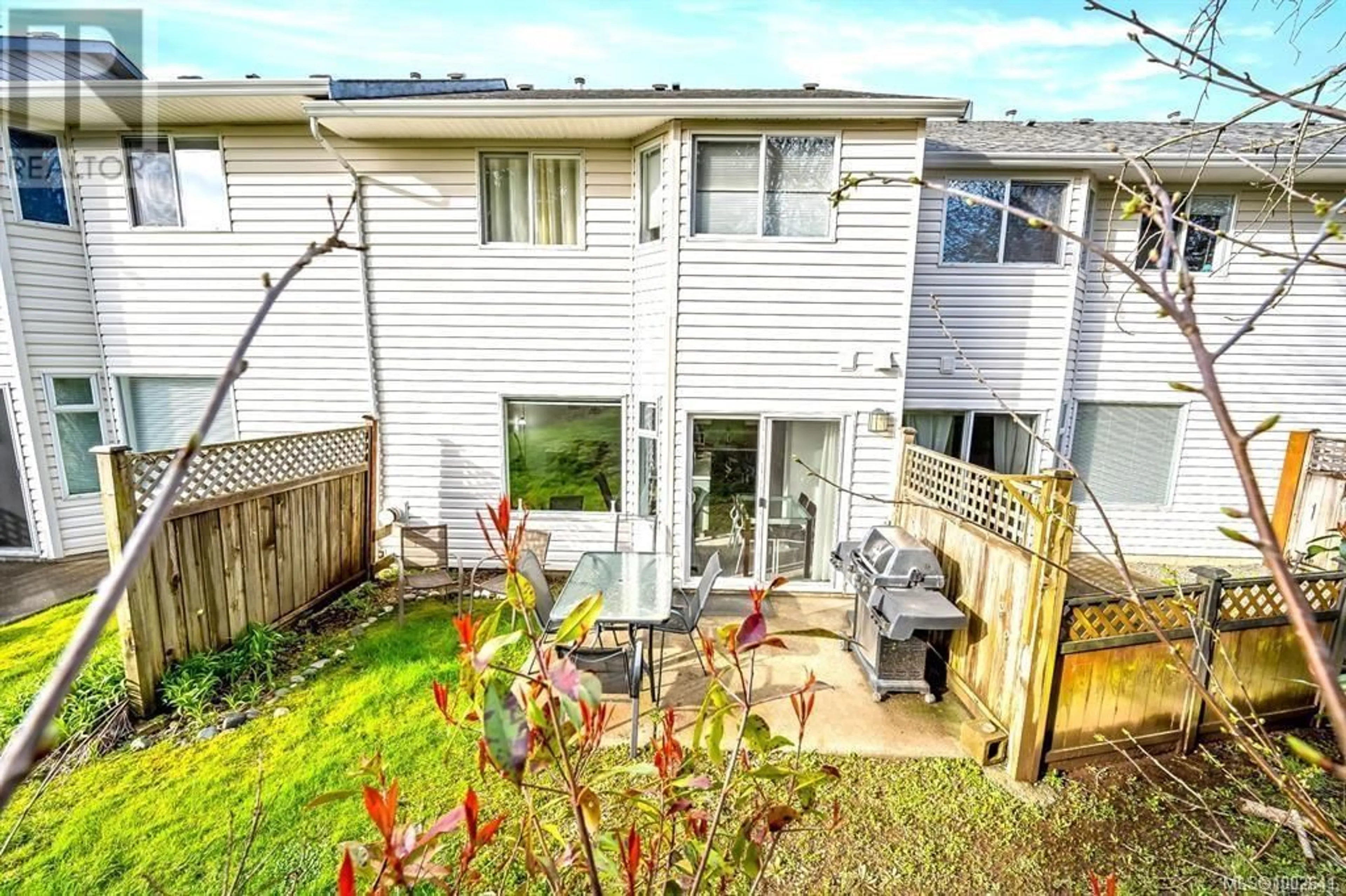 Patio, unknown for 51 - 2355 VALLEY VIEW DRIVE, Courtenay British Columbia V9N9A5