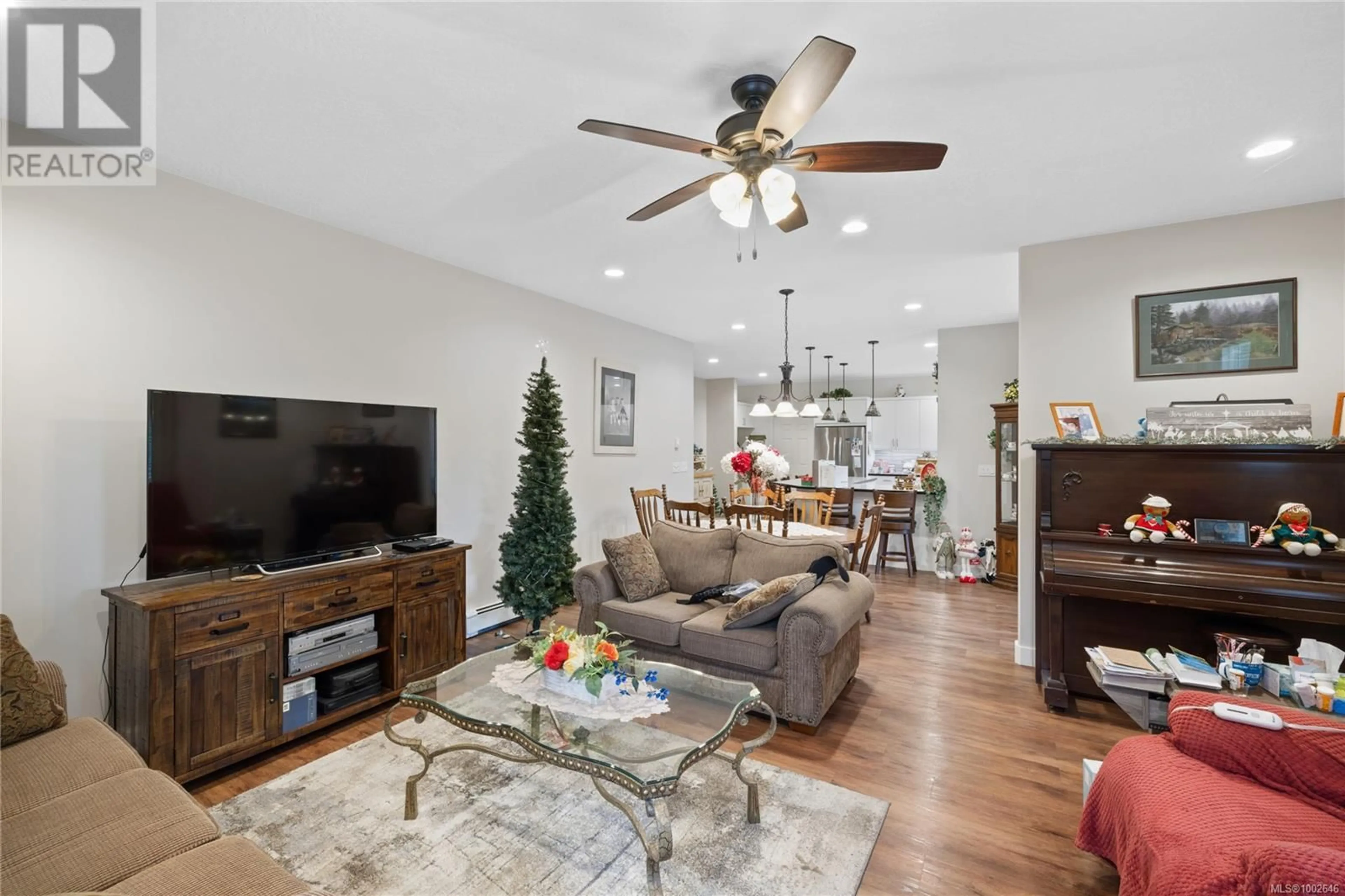 Living room with furniture, unknown for 5180 GAINSBERG ROAD EAST, Bowser British Columbia V0R1G0