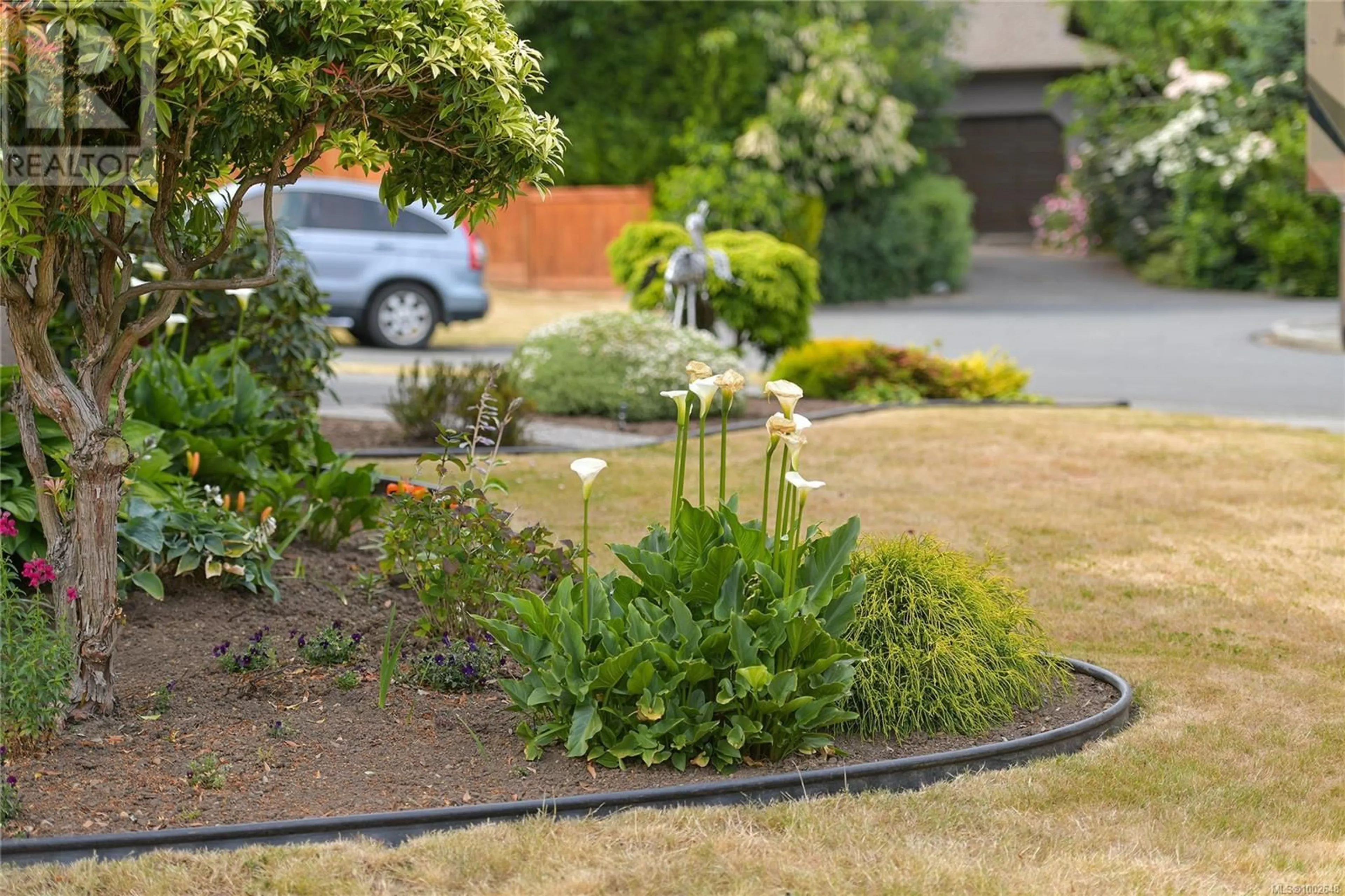 Patio, street for 2513 EMMY PLACE, Central Saanich British Columbia V8Z7W7
