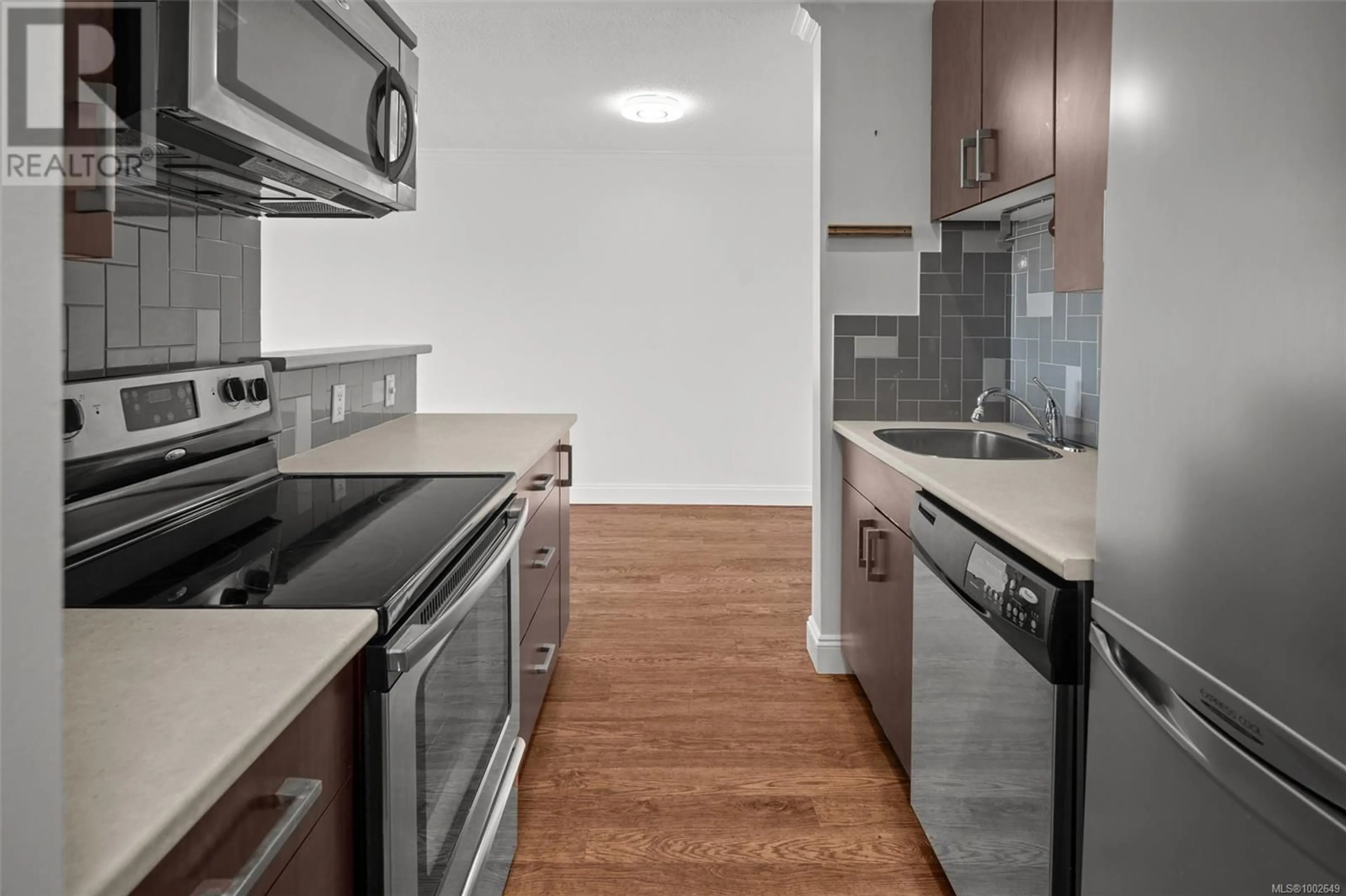 Standard kitchen, unknown for 307 - 103 GORGE ROAD EAST, Victoria British Columbia V9A6Z2