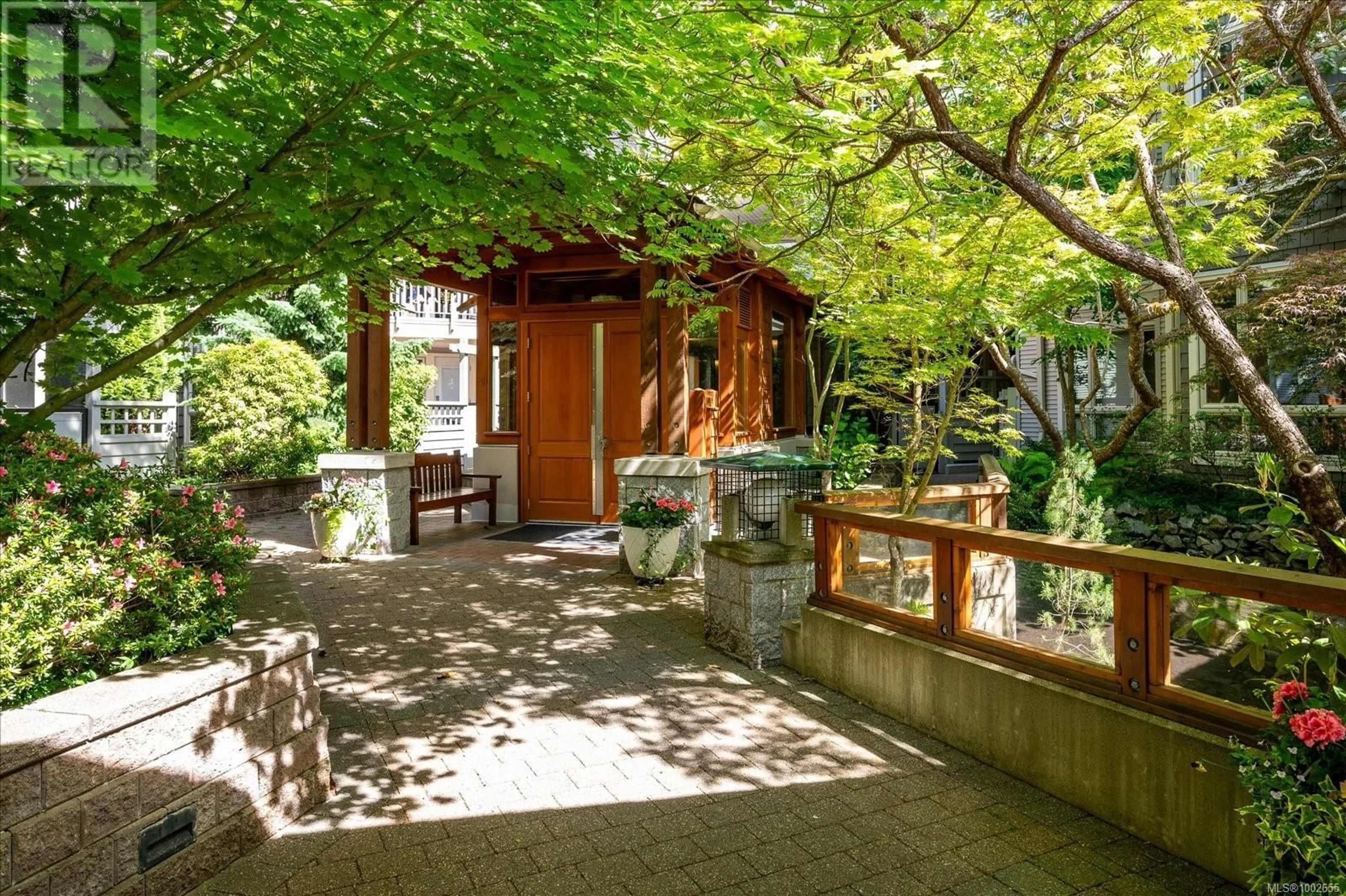 Patio, street for 205 - 5670 EDGEWATER LANE, Nanaimo British Columbia V9T1W6