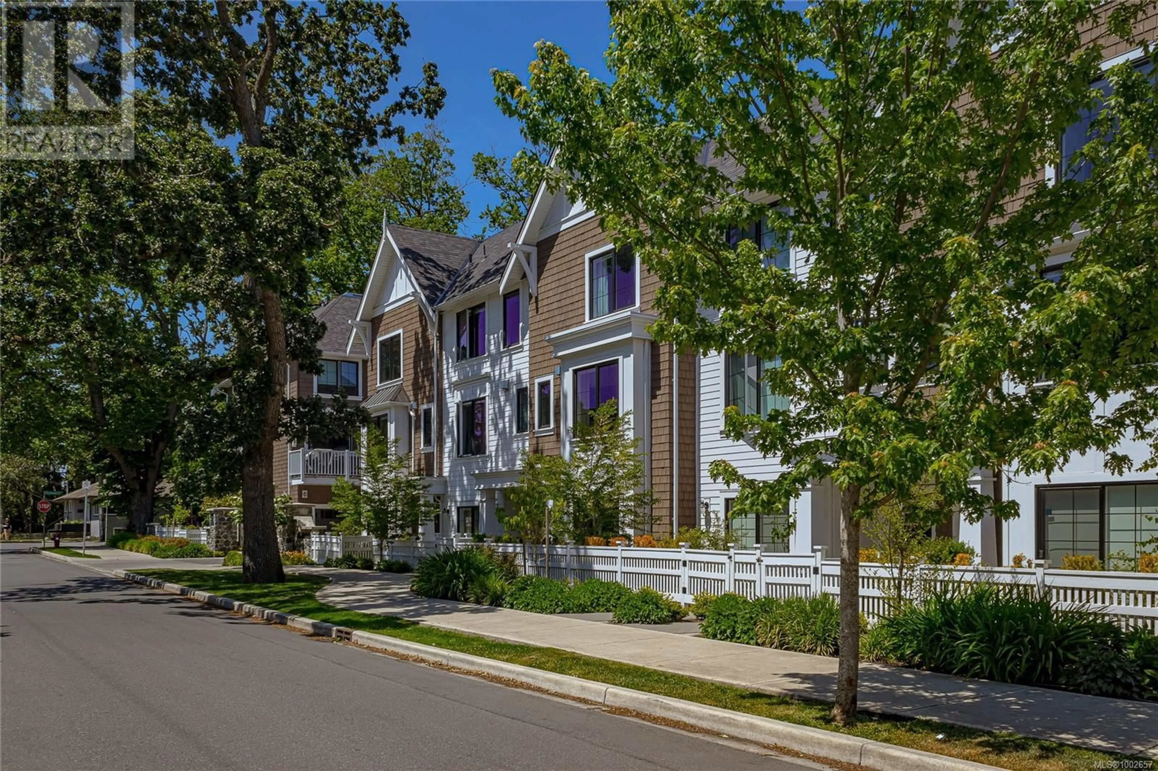 Unknown for 9 - 1810 KINGS ROAD, Saanich British Columbia V8R2P3