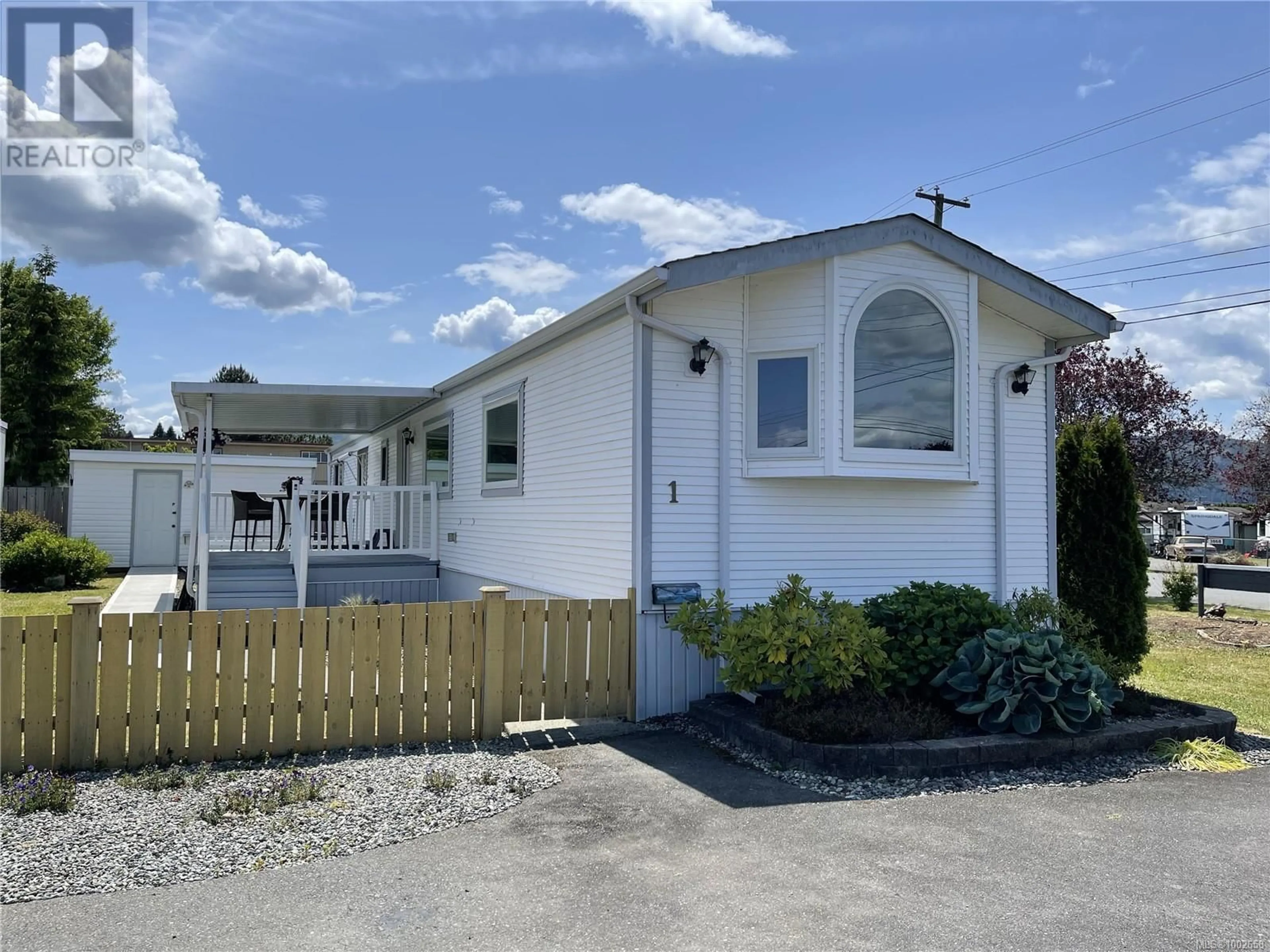 Home with vinyl exterior material, street for 1 - 3859 WOOD AVENUE, Port Alberni British Columbia V9Y7P9