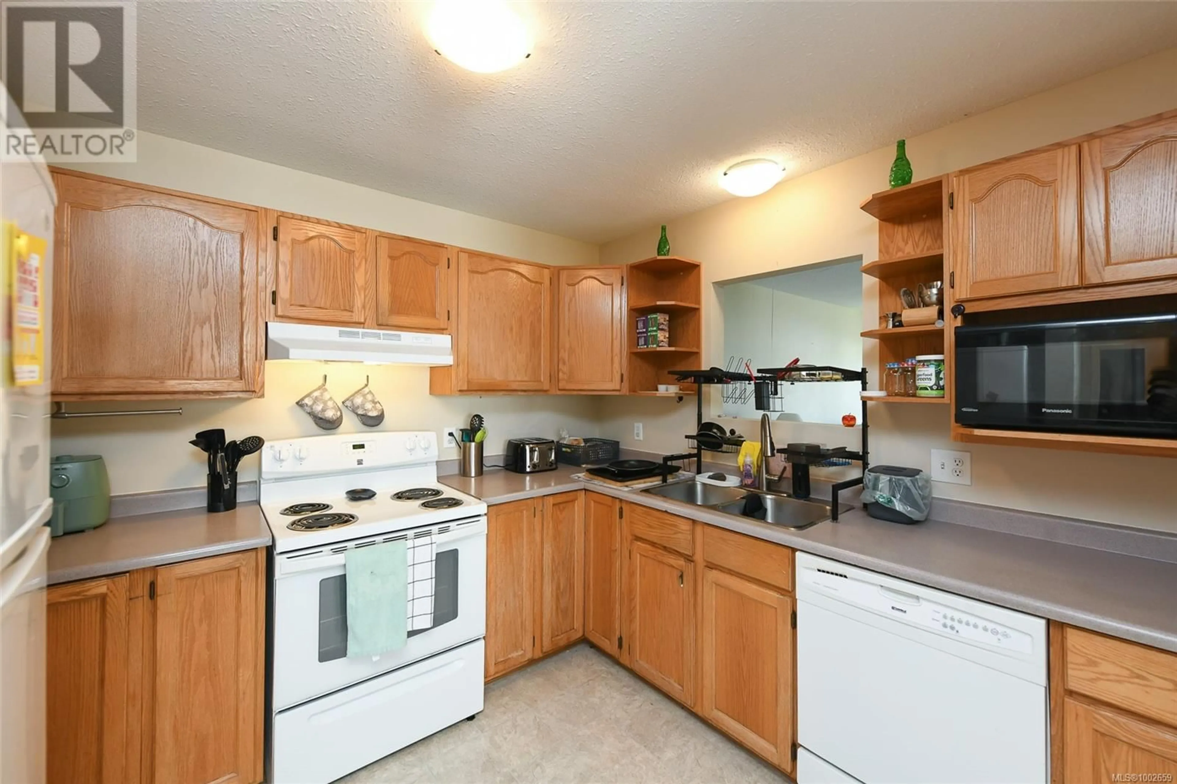 Standard kitchen, unknown for A - 2258 TULL AVENUE, Courtenay British Columbia V9N7P6