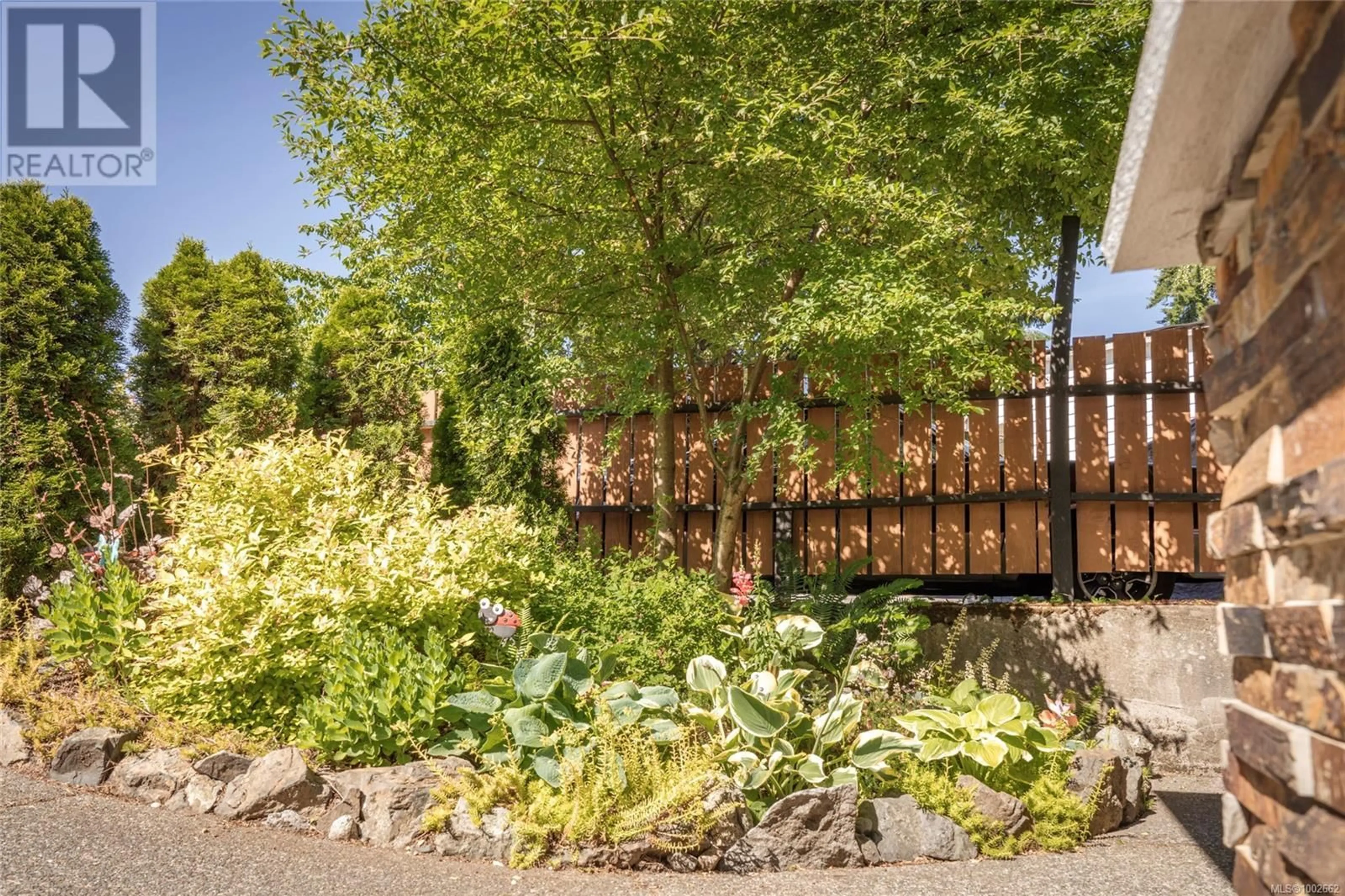 Patio, street for 675 BOWEN ROAD, Nanaimo British Columbia V9R2A3