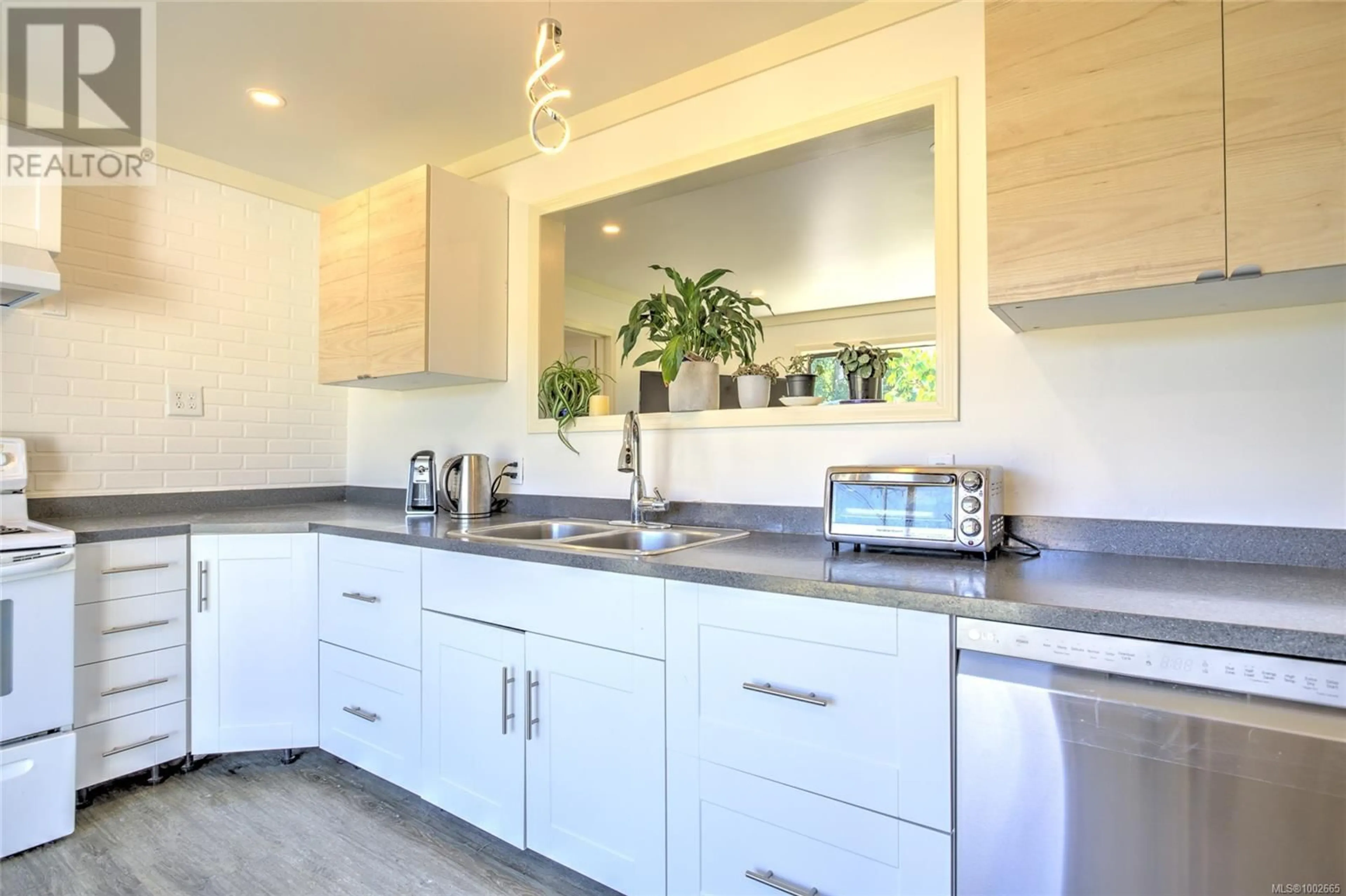 Contemporary kitchen, unknown for 1091 PREVOST ROAD, Duncan British Columbia V9L3G6