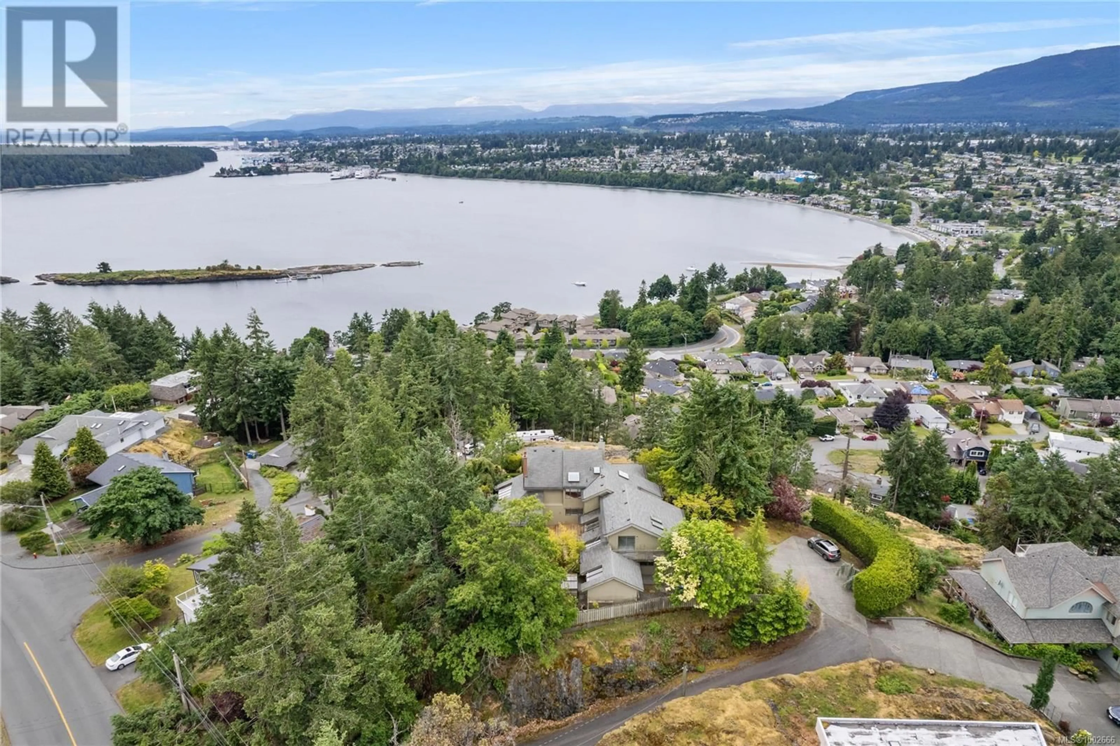 A pic from outside/outdoor area/front of a property/back of a property/a pic from drone, water/lake/river/ocean view for 298 NOTTINGHAM DRIVE, Nanaimo British Columbia V9T1K9