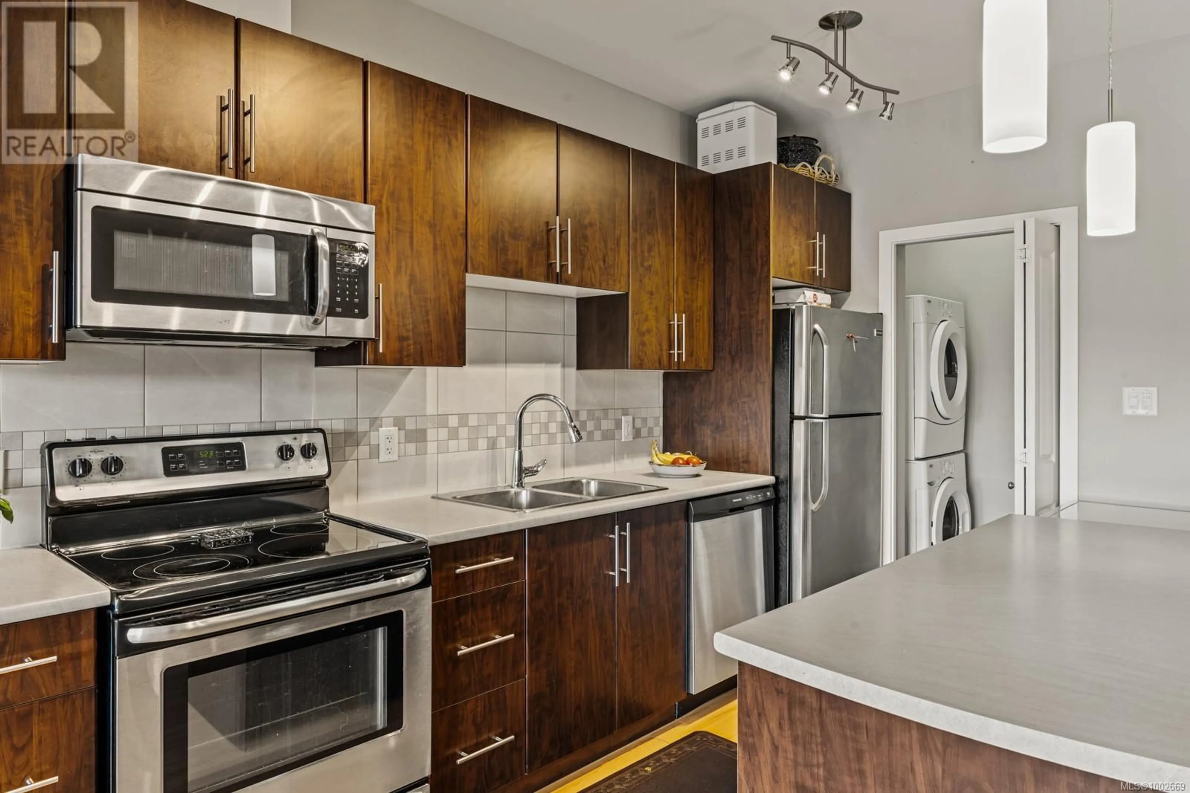 Standard kitchen, unknown for 411 - 3240 JACKLIN ROAD, Langford British Columbia V9C3T6