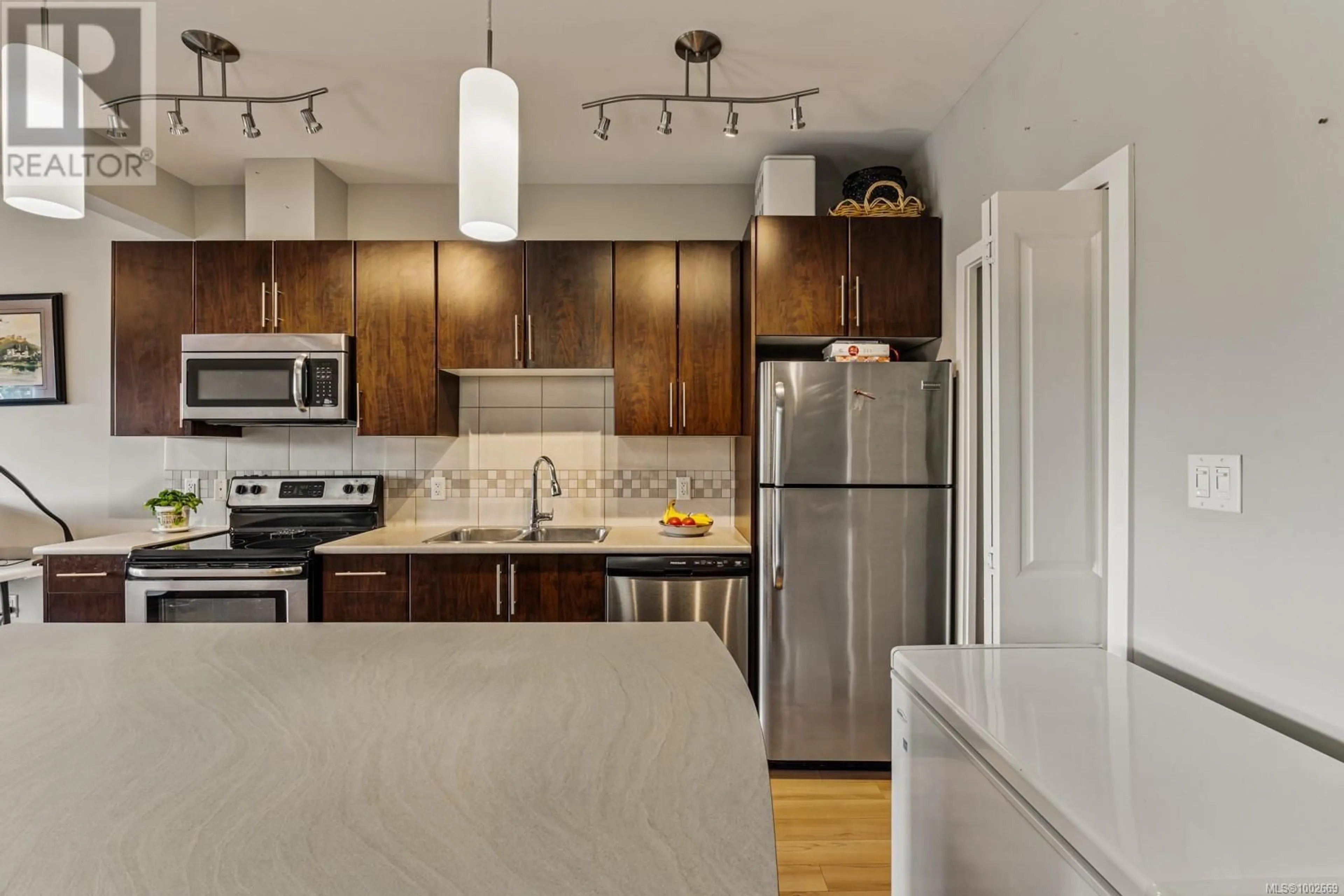 Standard kitchen, unknown for 411 - 3240 JACKLIN ROAD, Langford British Columbia V9C3T6