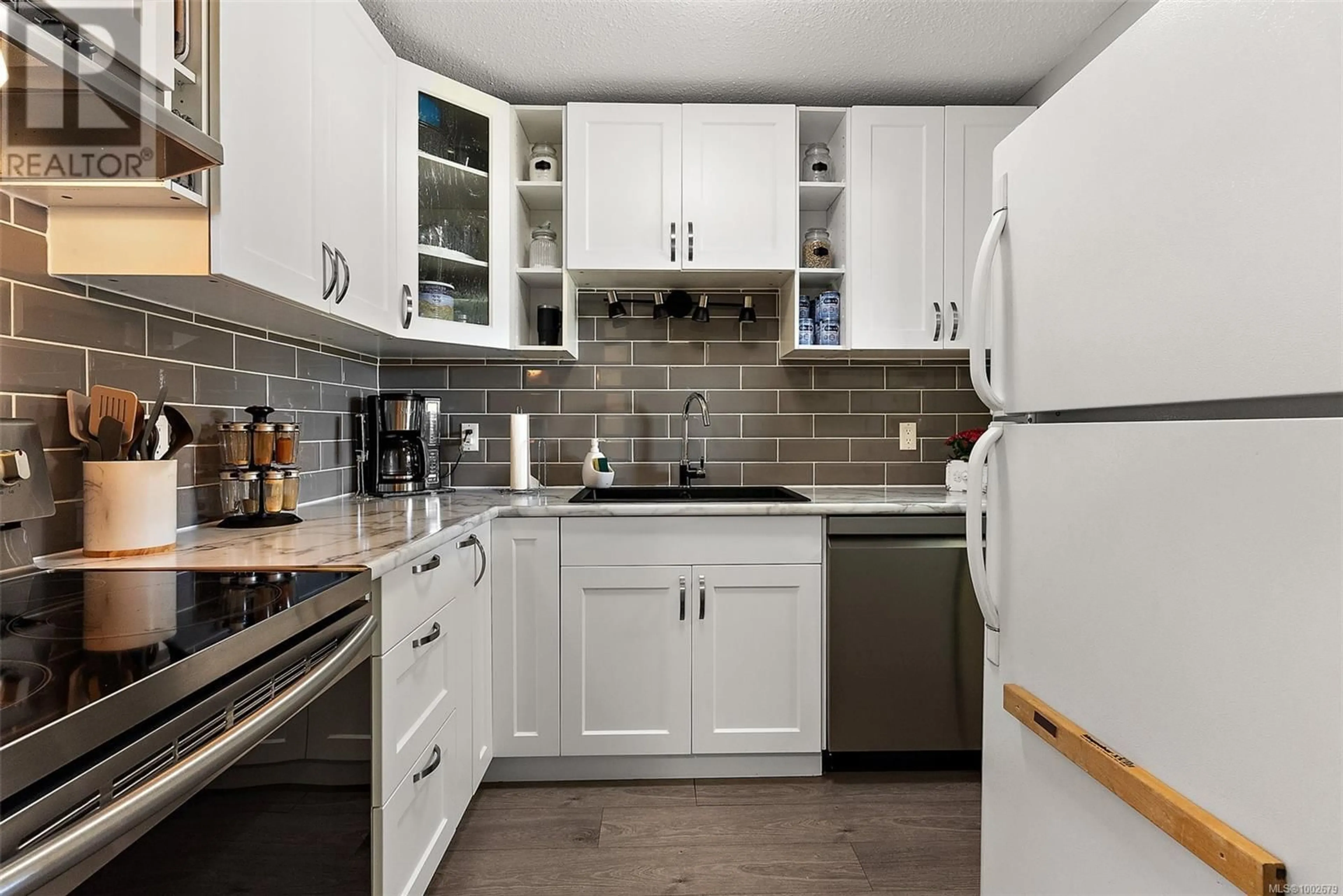 Standard kitchen, ceramic/tile floor for 113 - 1991 KALTASIN ROAD, Sooke British Columbia V9Z0B7