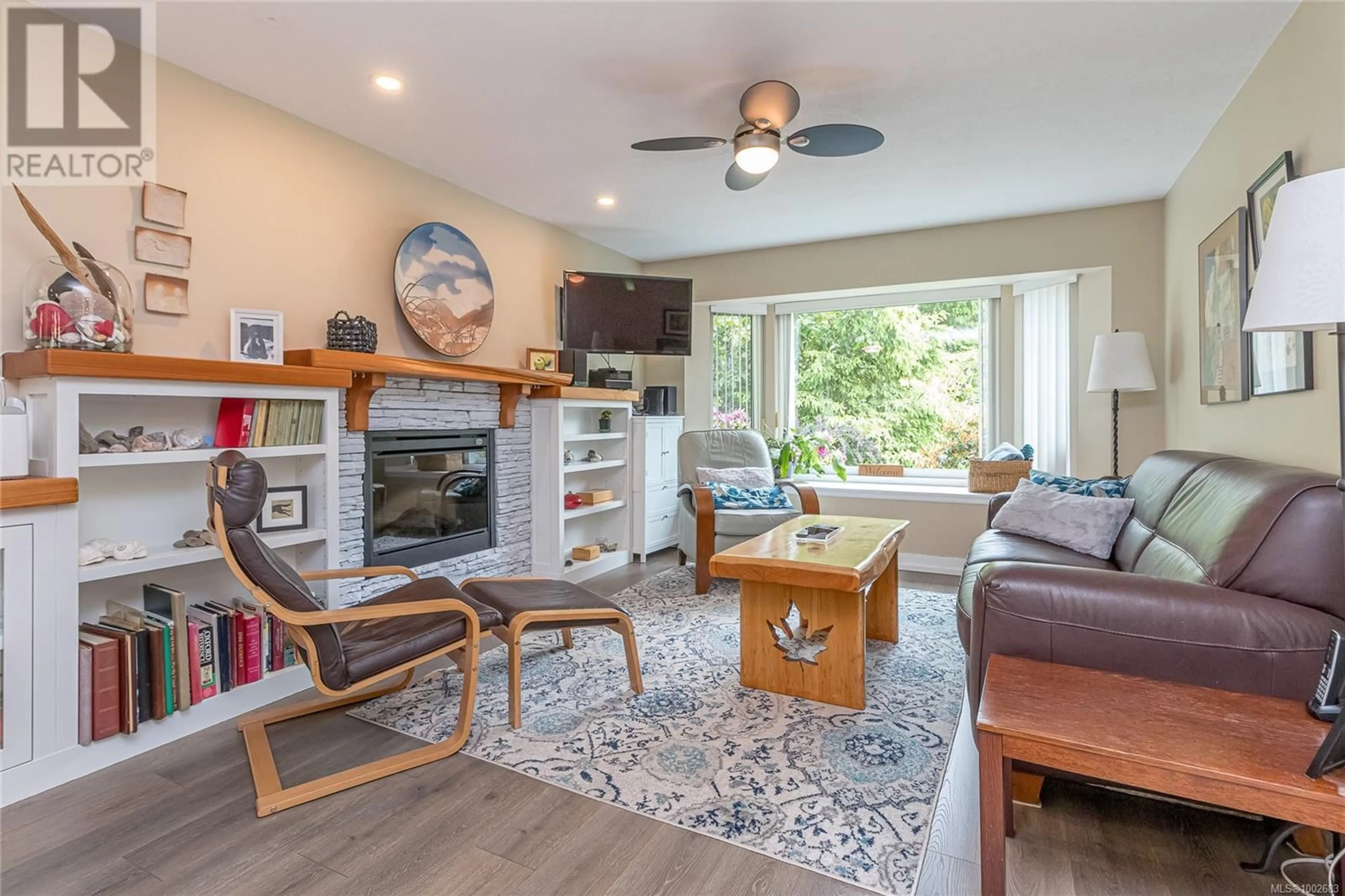 Living room with furniture, unknown for 2201 SHERRITT DRIVE, Nanoose Bay British Columbia V9P9E9