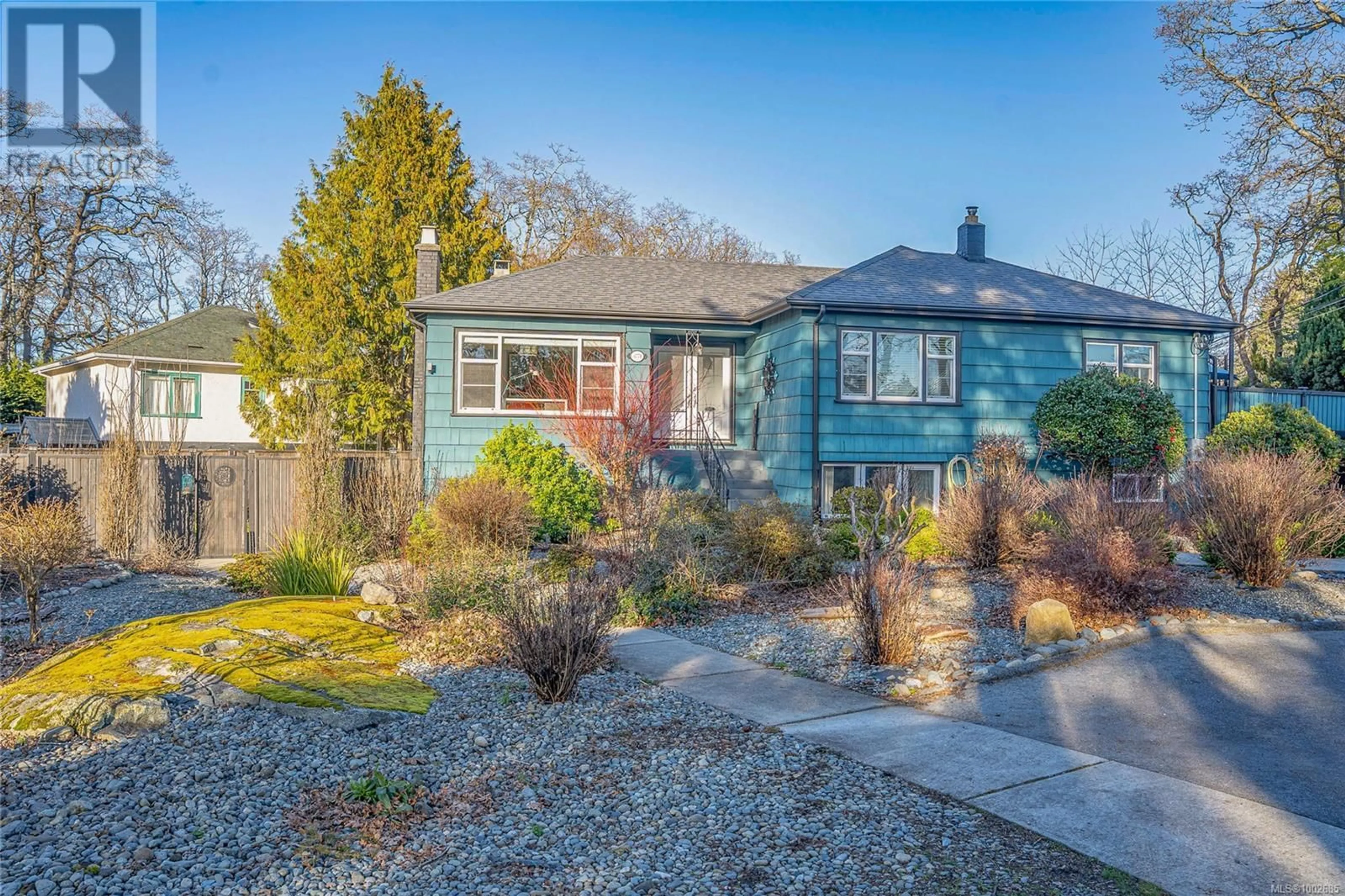 Unknown for 3771 WINSTON CRESCENT, Saanich British Columbia V8X1S2