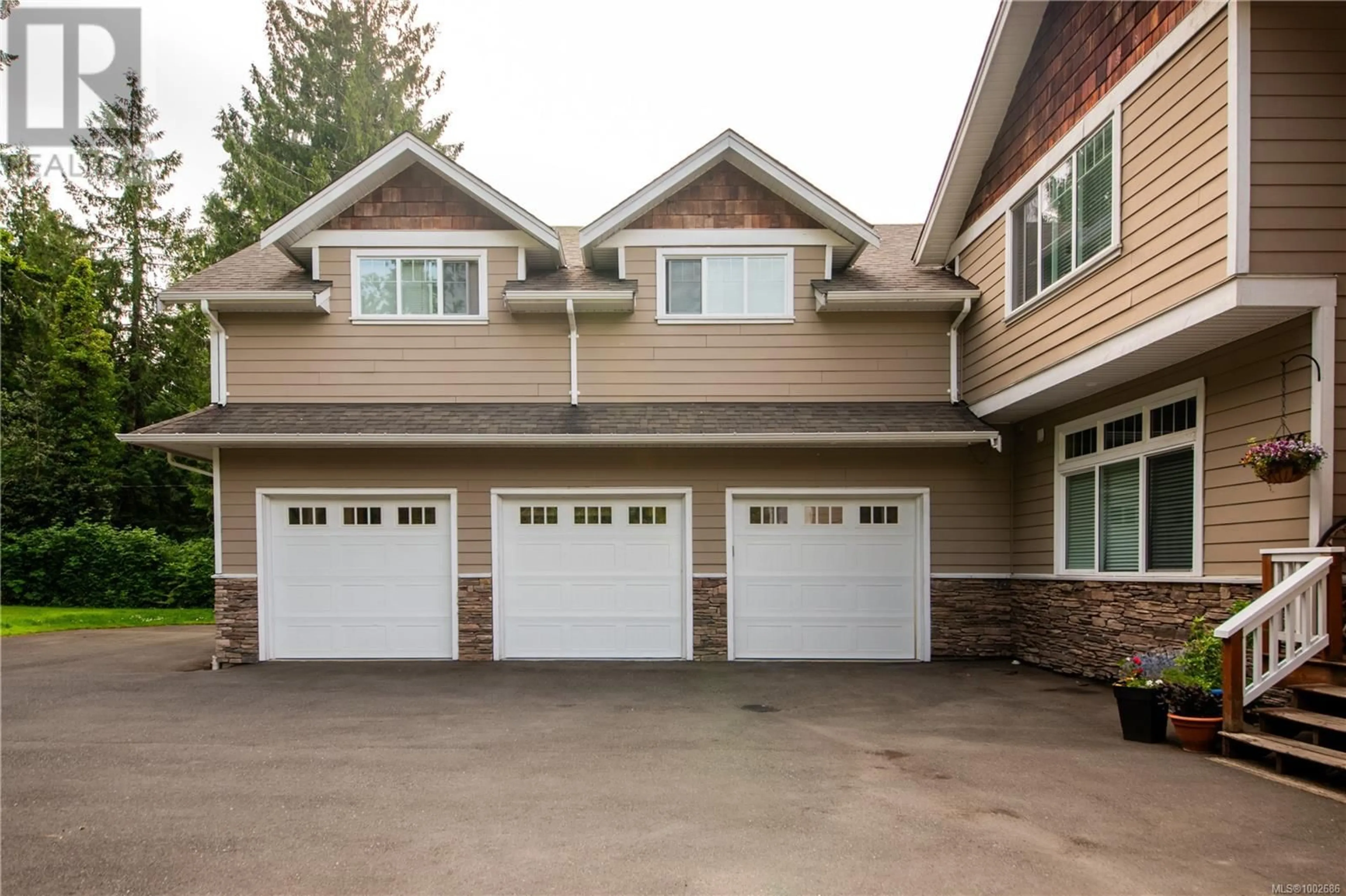 Indoor garage for 468 WAIN ROAD, North Saanich British Columbia V8L5P9