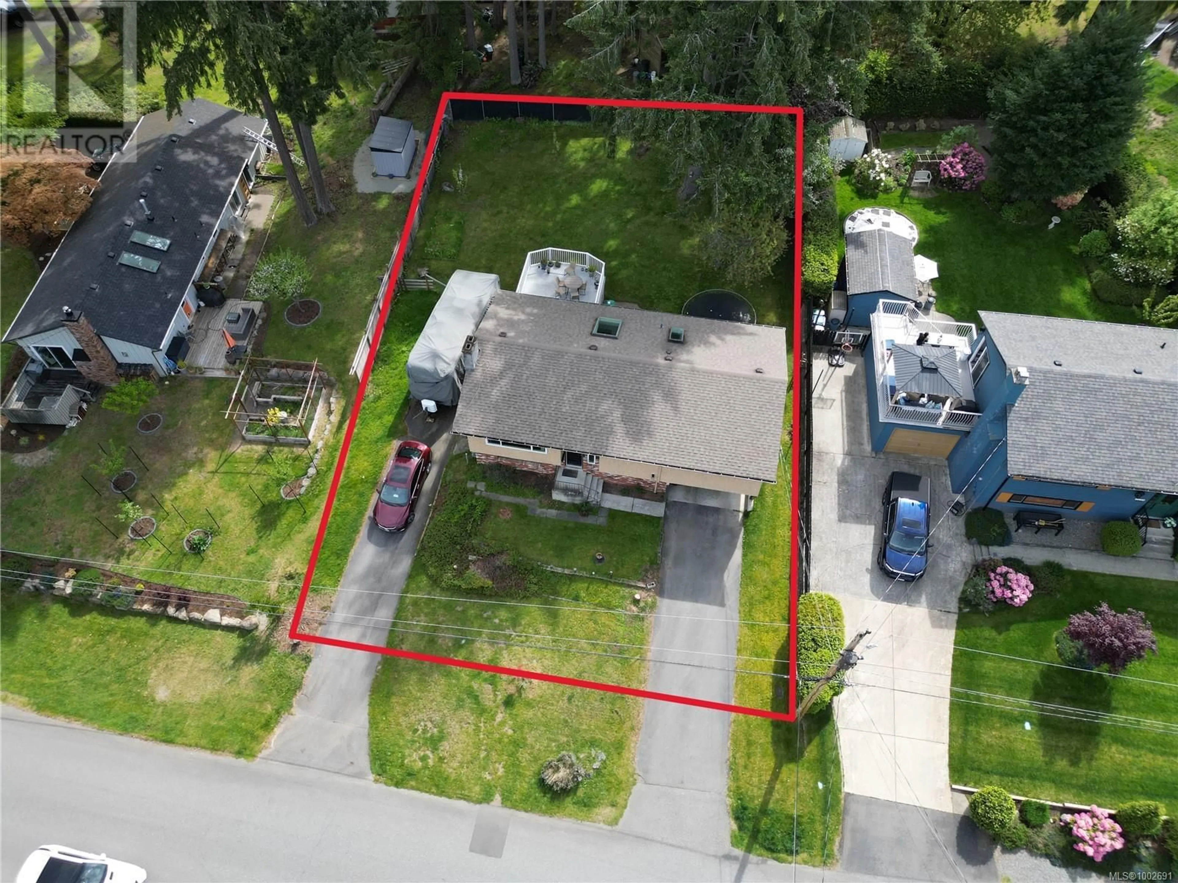 A pic from outside/outdoor area/front of a property/back of a property/a pic from drone, street for 5640 BIG WHALE LOOKOUT, Nanaimo British Columbia V9T5G7