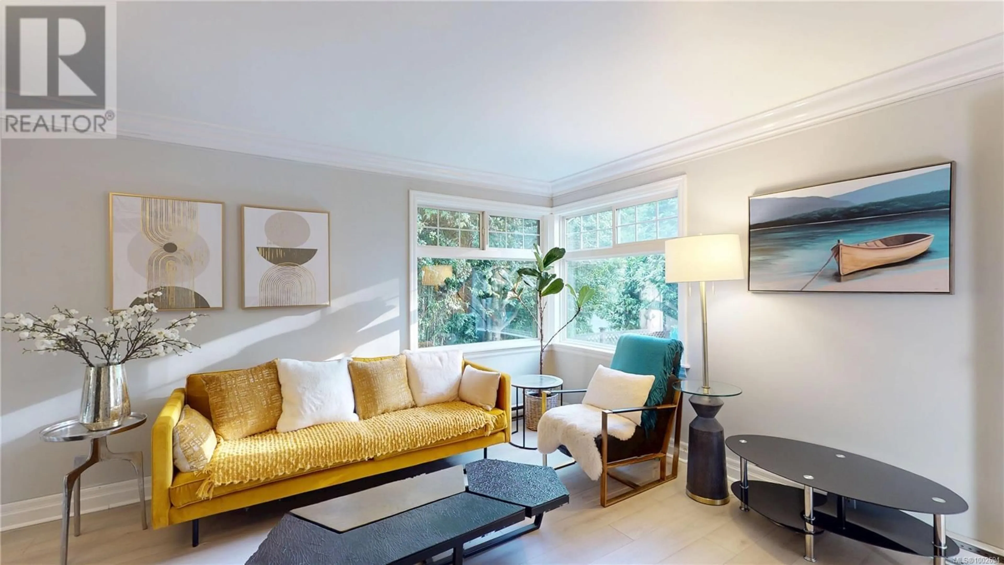 Living room with furniture, unknown for 2139 FOUL BAY ROAD, Oak Bay British Columbia V8R5B1