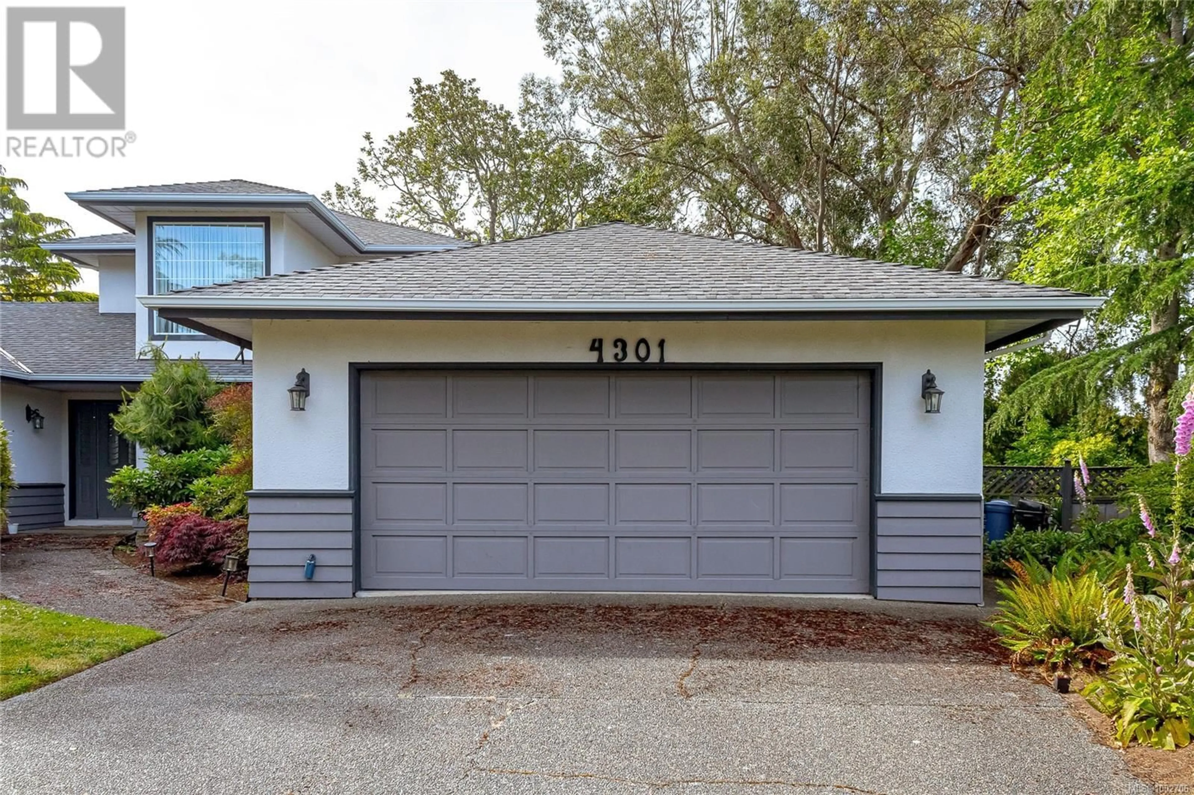 Indoor garage for 4301 MALTWOOD CLOSE, Saanich British Columbia V8X5C7