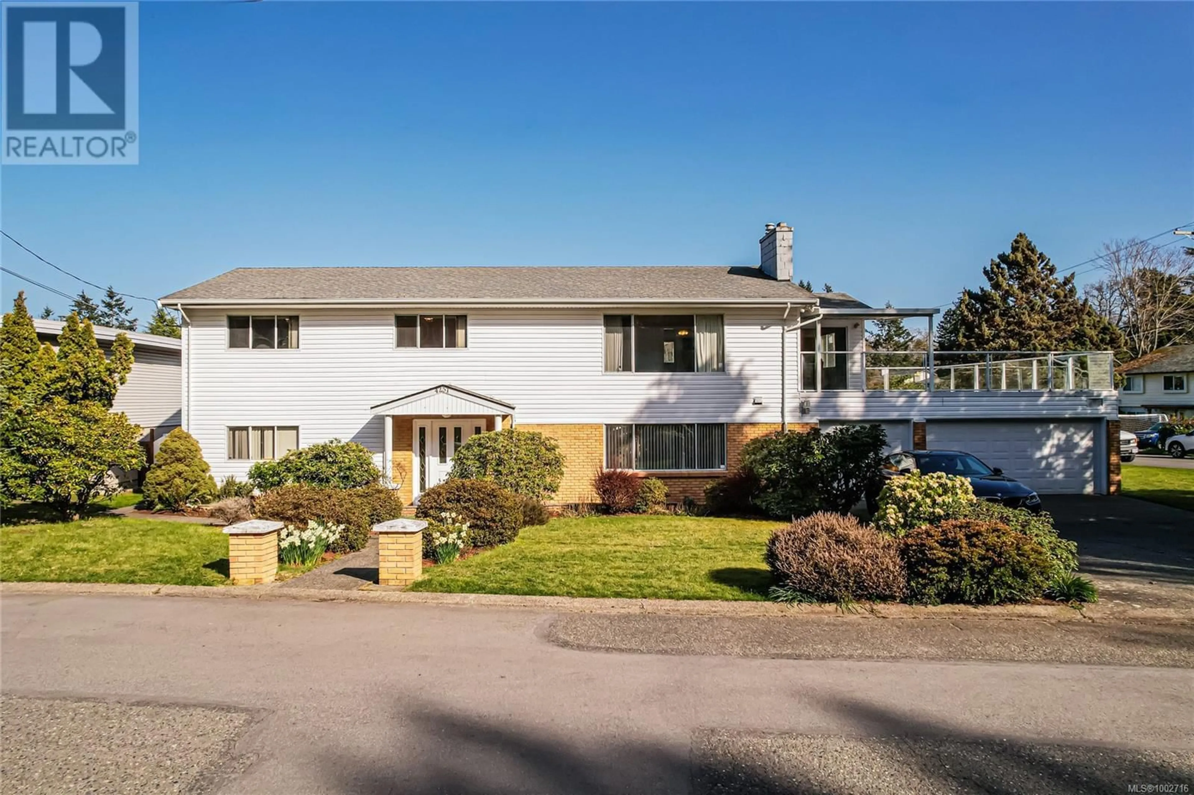 Unknown for 4251 PARKSIDE CRESCENT, Saanich British Columbia V8N2C4
