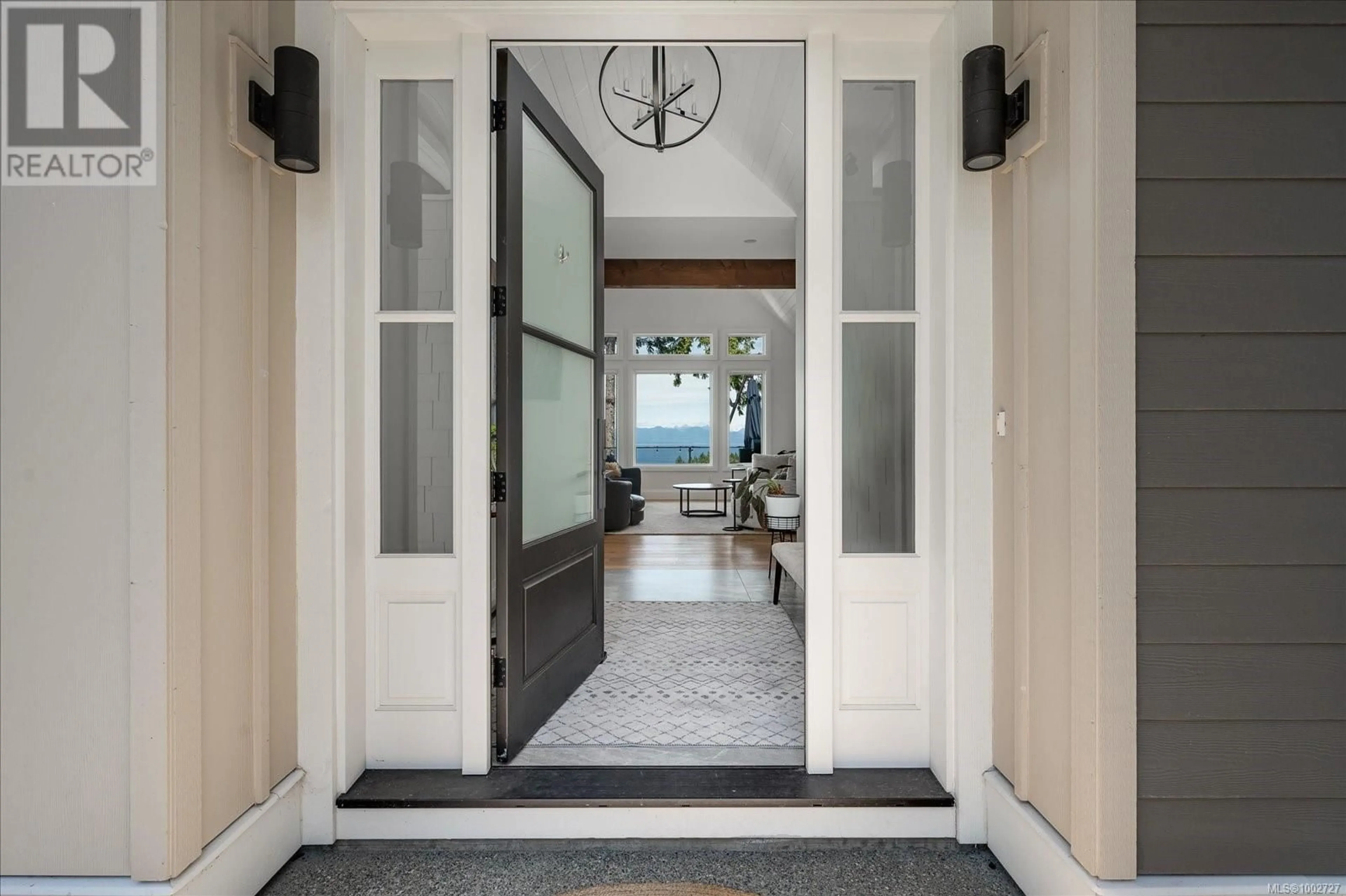 Indoor entryway for 7336 HIGH RIDGE CRESCENT, Lantzville British Columbia V0R2H0