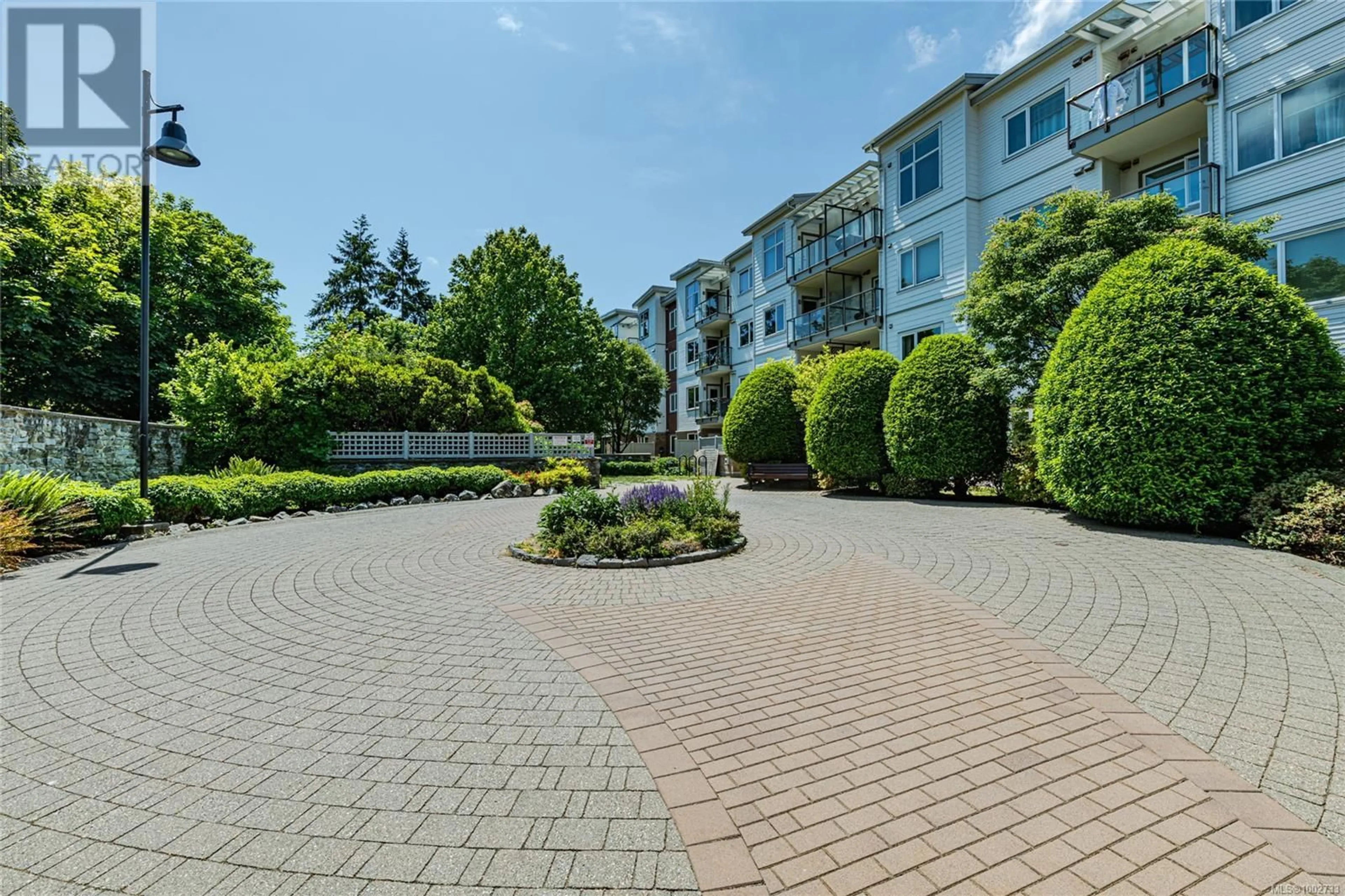 Patio, unknown for 201 - 4394 WEST SAANICH ROAD, Saanich British Columbia V8Z3E9