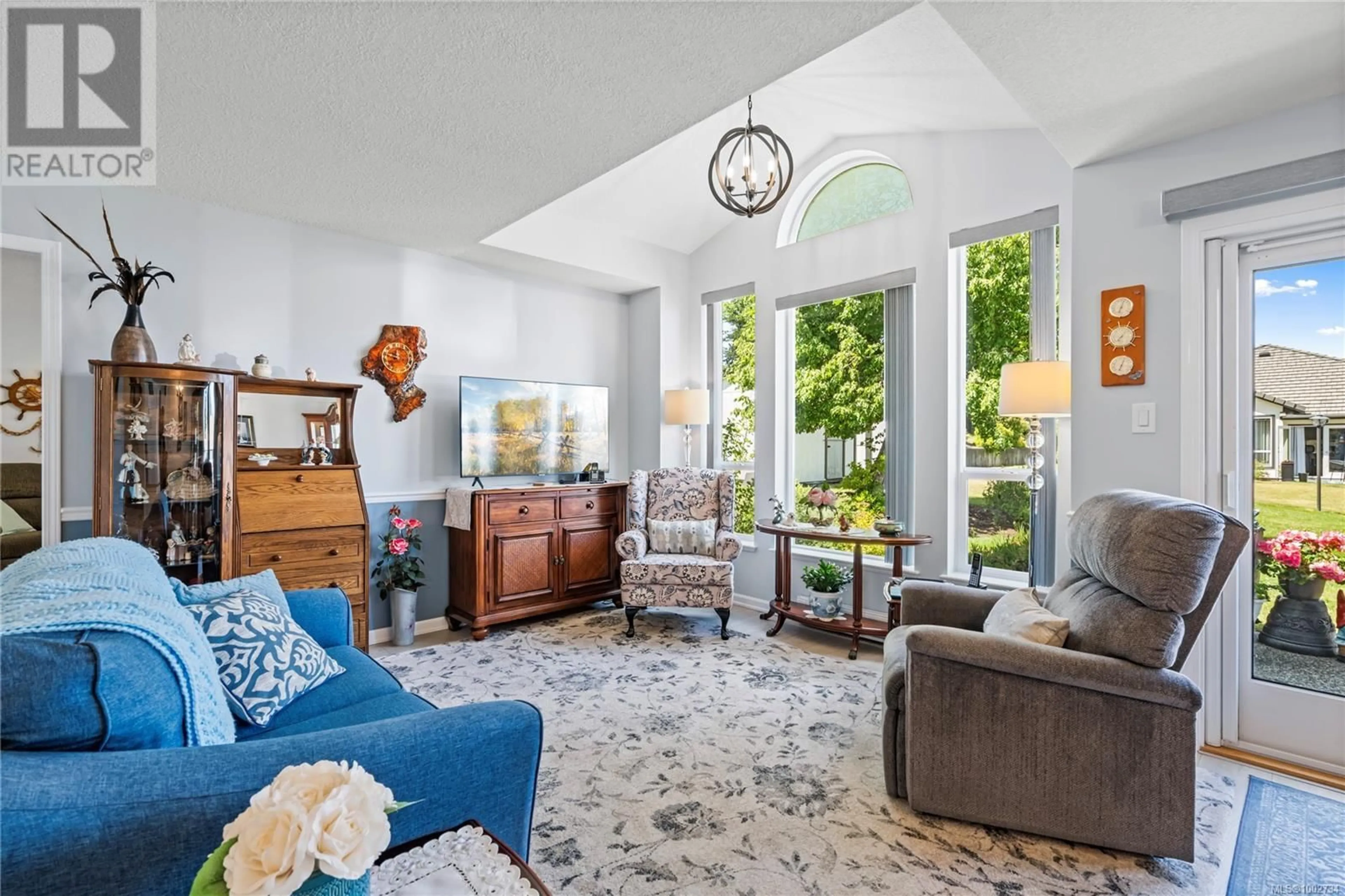 Living room with furniture, unknown for 502 - 265 MILLS STREET, Parksville British Columbia V9P2N5