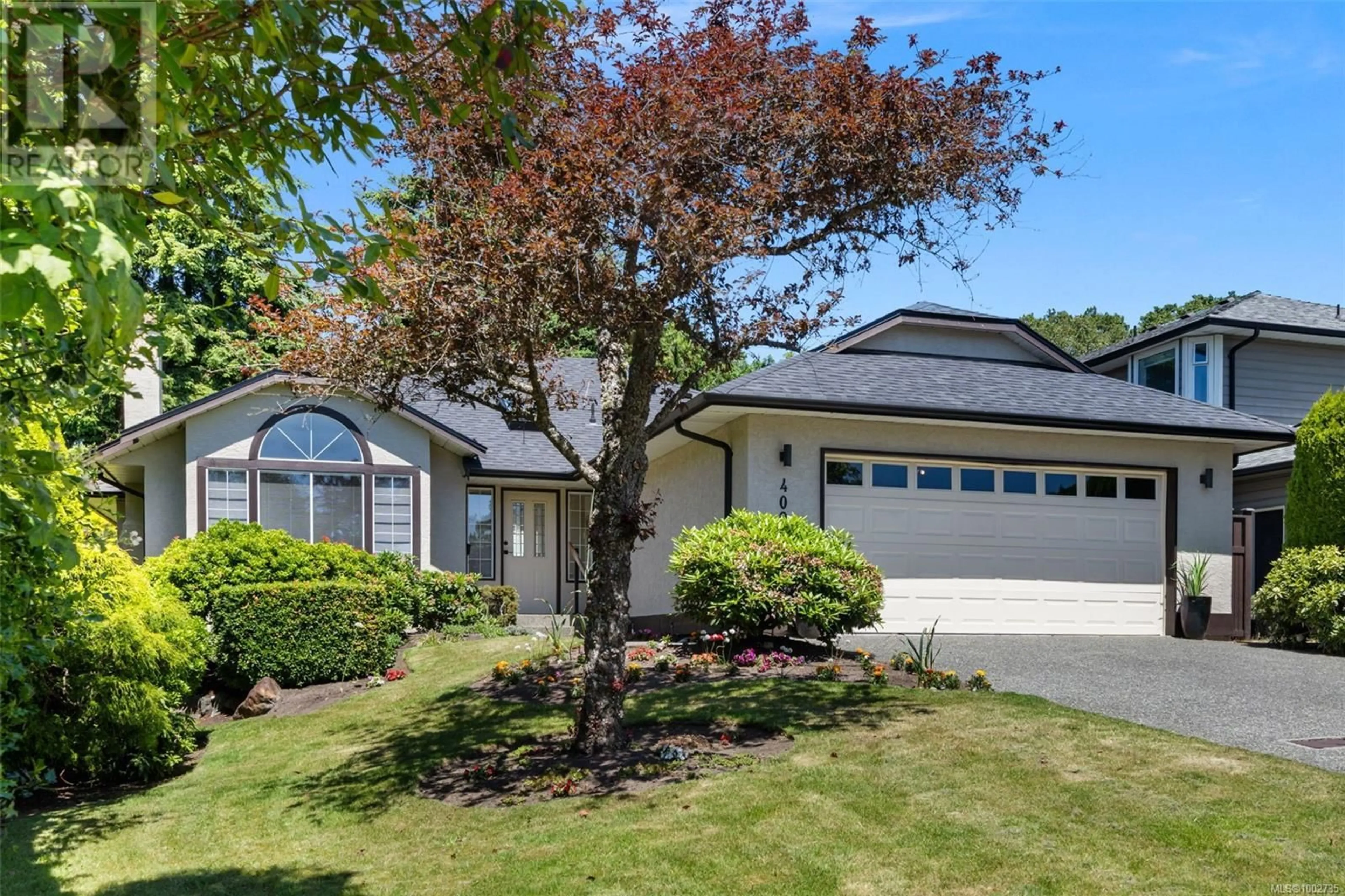Home with vinyl exterior material, street for 4093 BEAM CRESCENT, Saanich British Columbia V8N5Y7