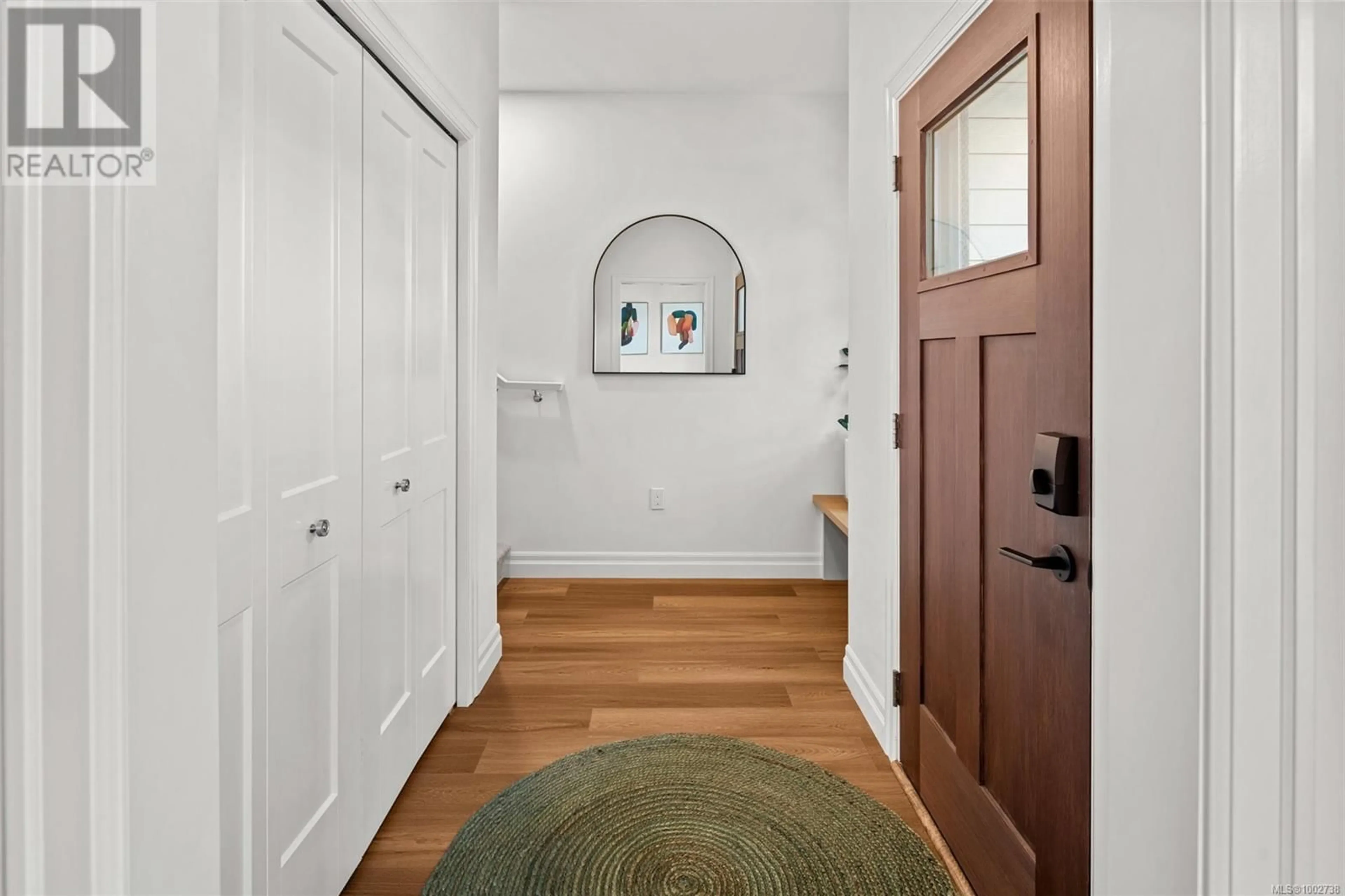 Indoor entryway for 1 - 3080 WASHINGTON AVENUE, Victoria British Columbia V9A1P6