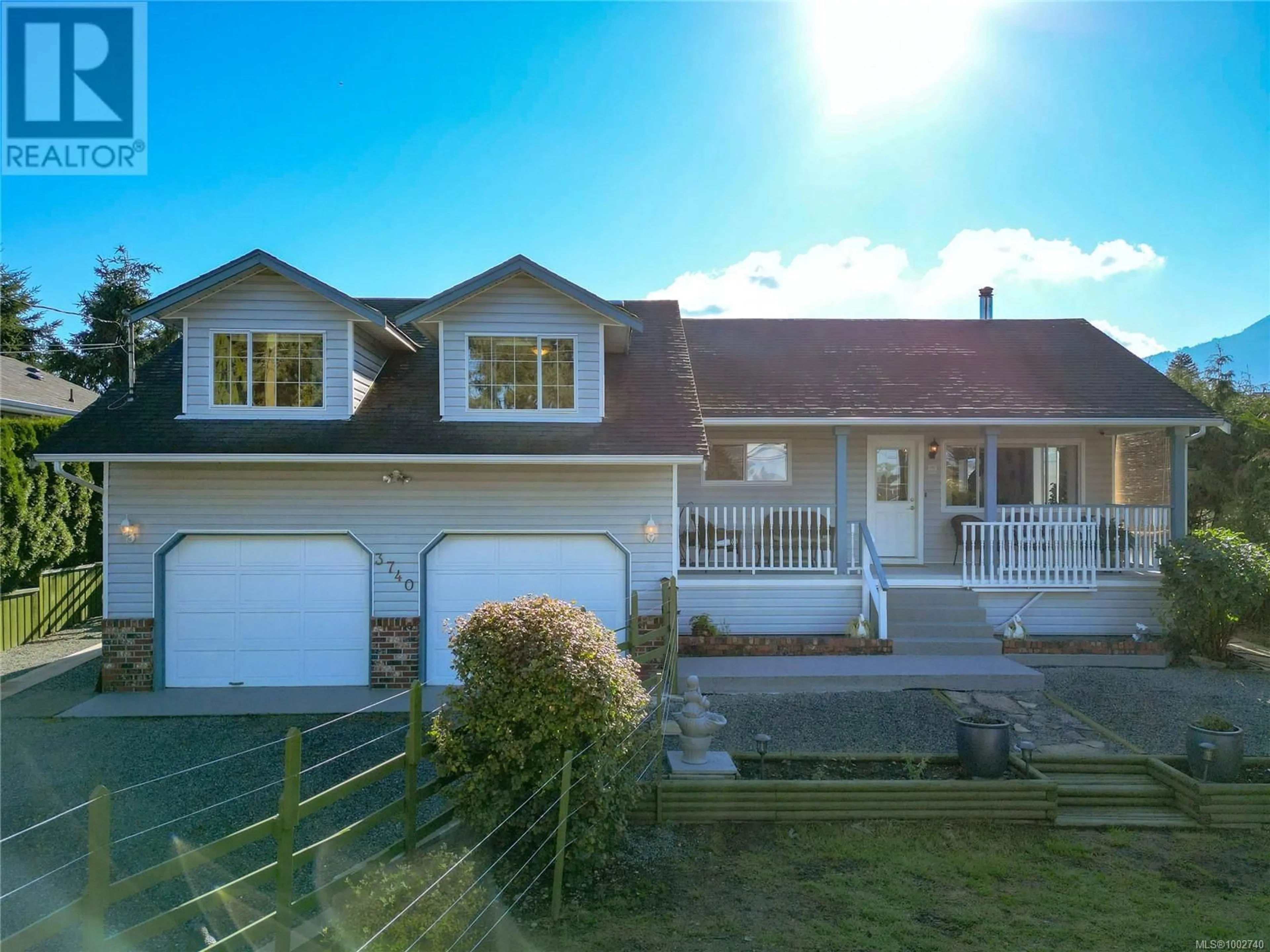 A pic from outside/outdoor area/front of a property/back of a property/a pic from drone, street for 3740 SOUTH OYSTER SCHOOL ROAD, Ladysmith British Columbia V9G2A2