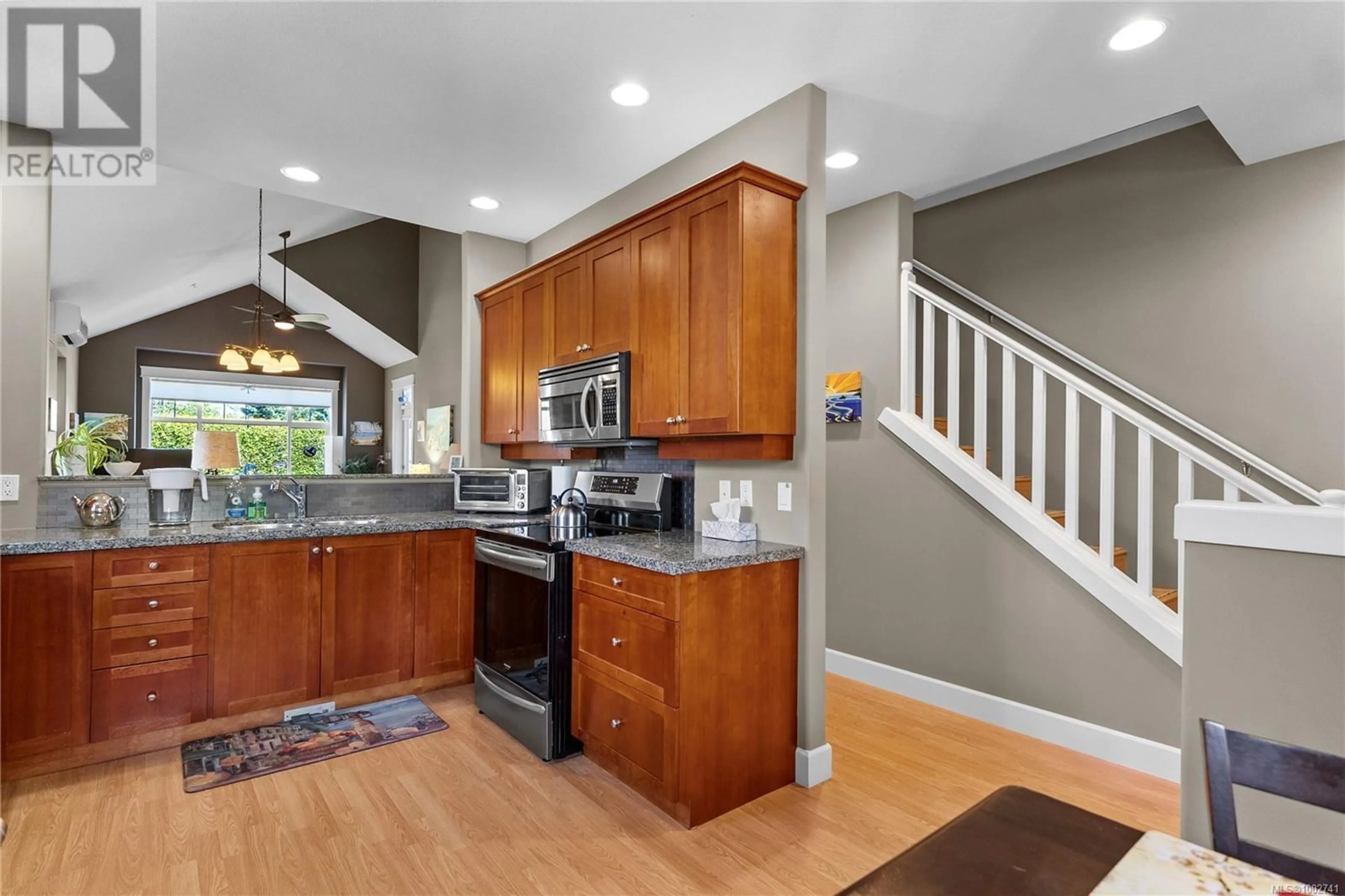 Open concept kitchen, unknown for 6362 PINEWOOD LANE, Nanaimo British Columbia V9V1A4