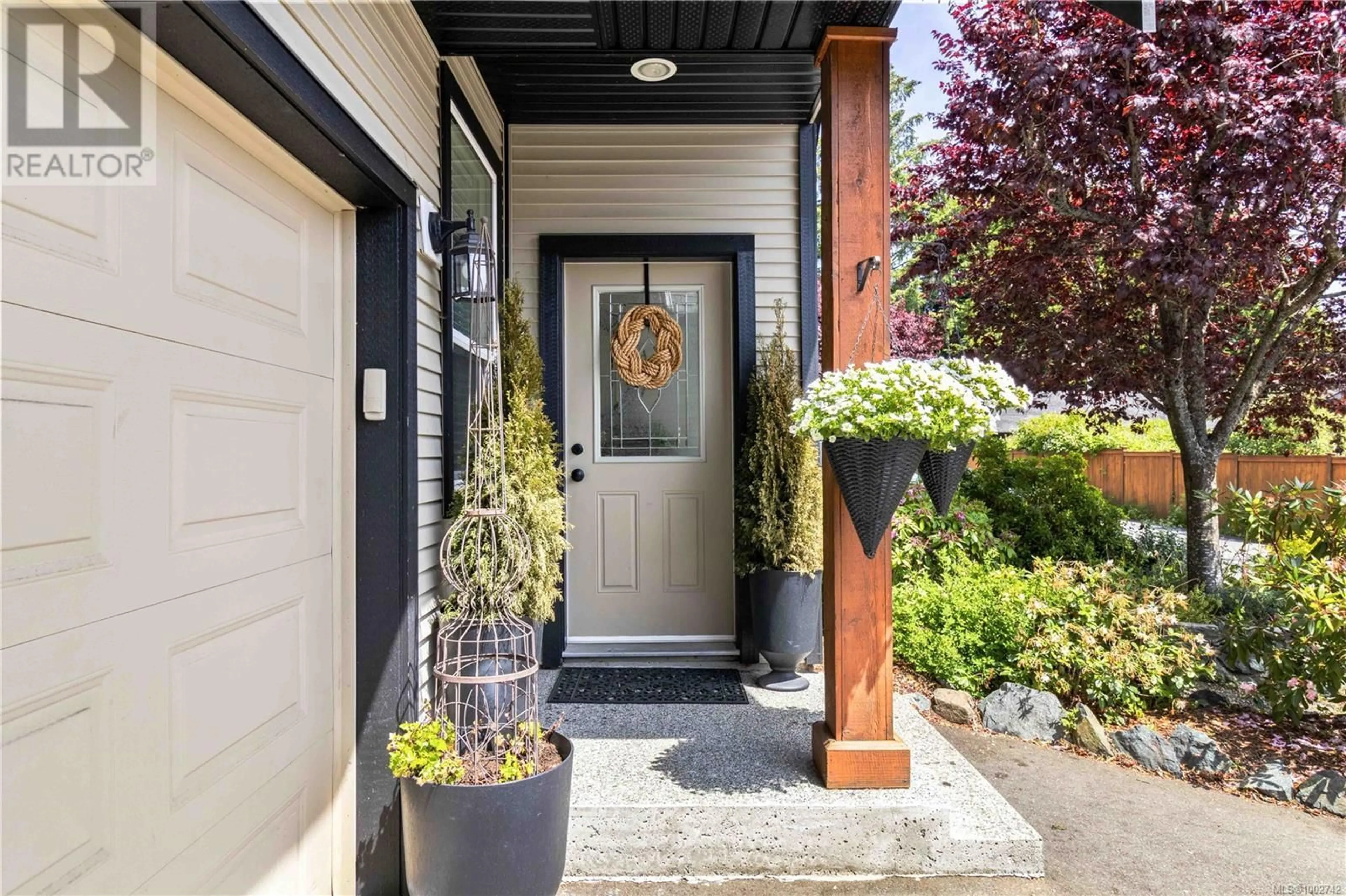 Indoor entryway for 107 - 1924 MAPLE AVENUE SOUTH, Sooke British Columbia V9Z1J8