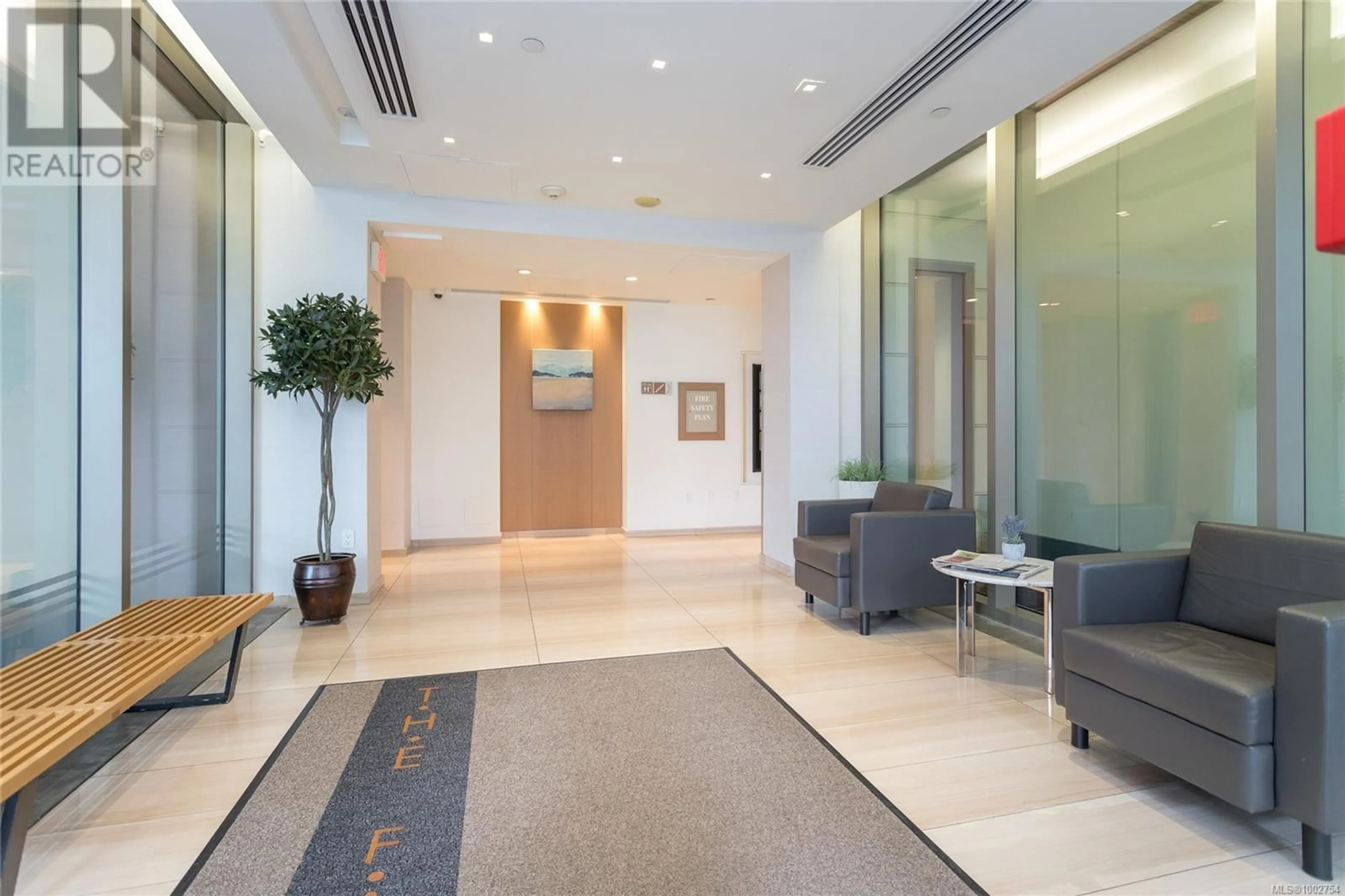 Indoor foyer for 1003 - 708 BURDETT AVENUE, Victoria British Columbia V8W0A8