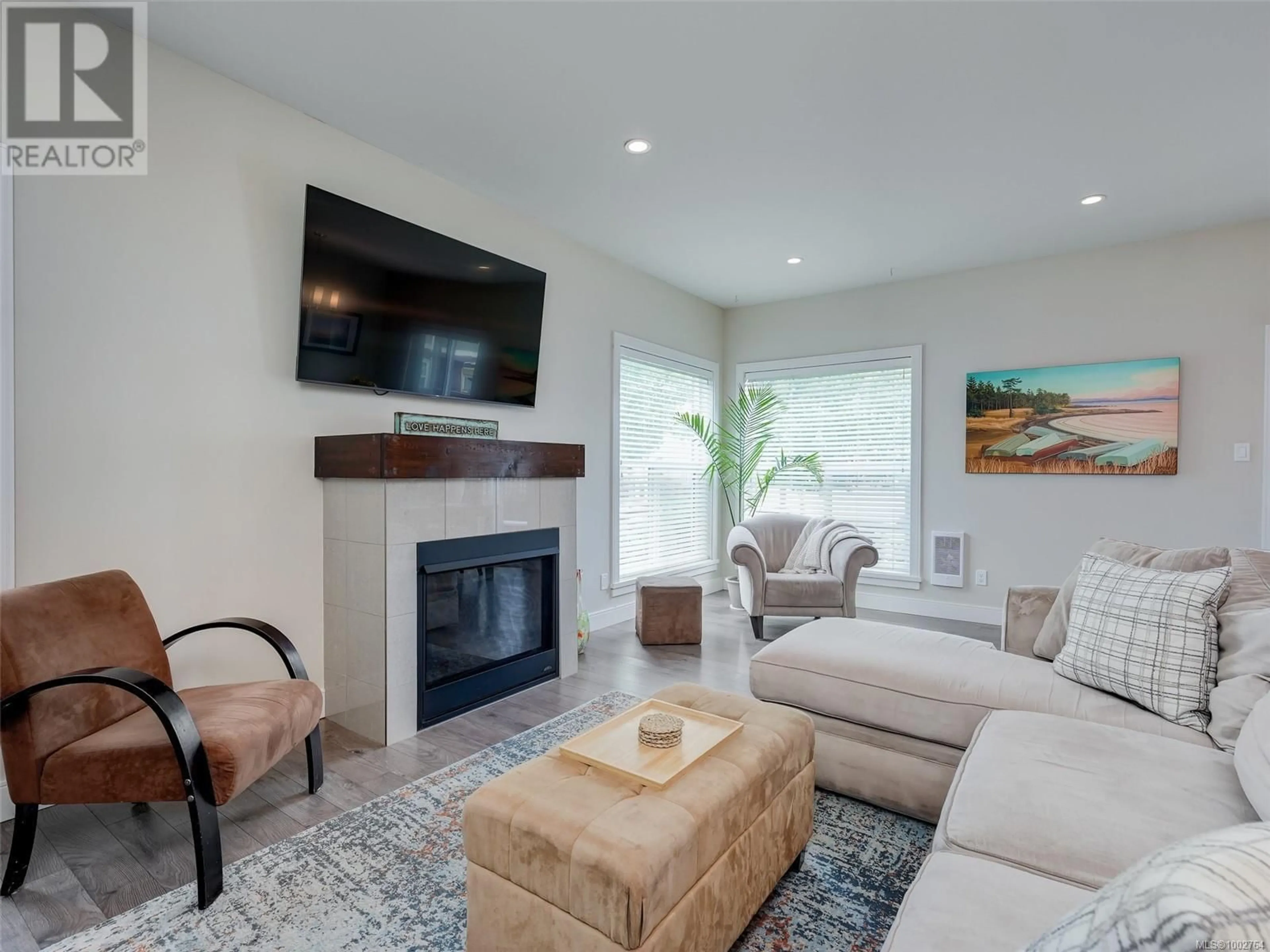 Living room with furniture, unknown for 1 - 1515 KEATING CROSS ROAD, Central Saanich British Columbia V8M1W9