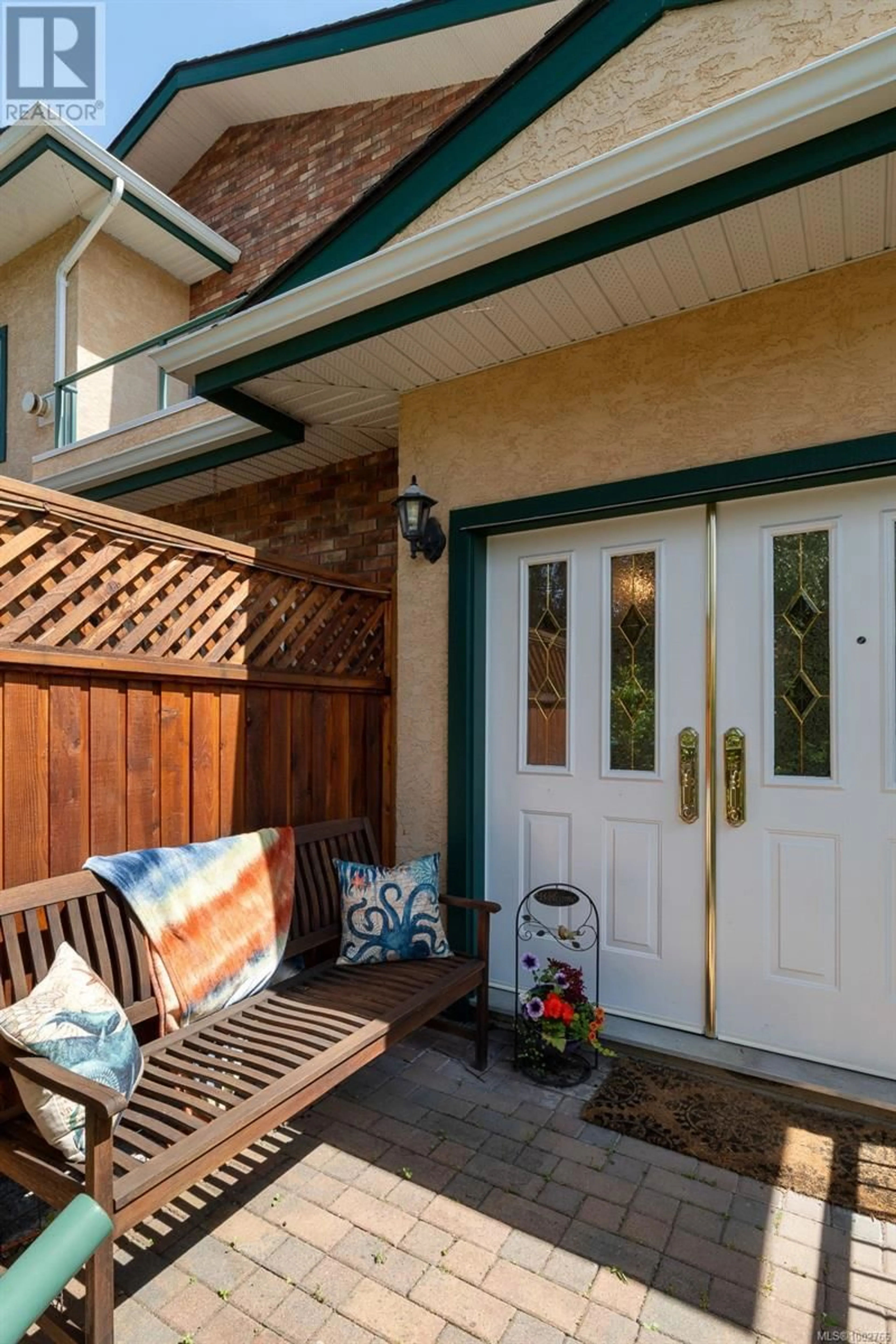 Indoor entryway for 10 - 2235 HARBOUR ROAD, Sidney British Columbia V8L2P7