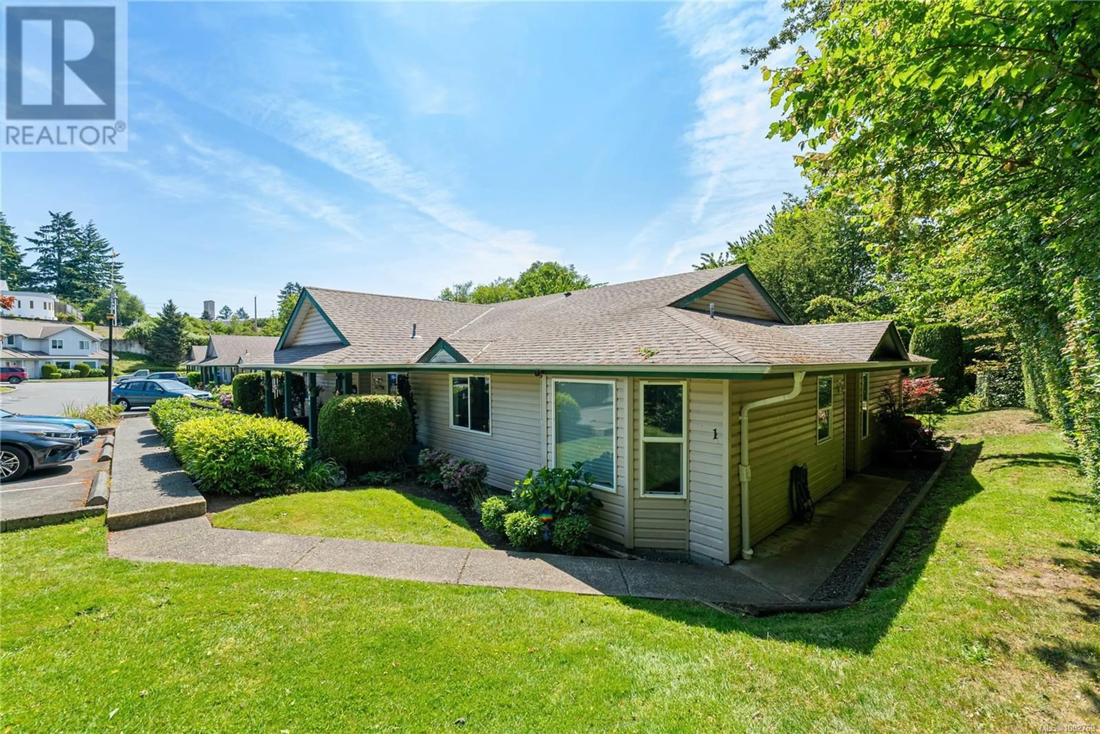 A pic from outside/outdoor area/front of a property/back of a property/a pic from drone, street for 1 - 449 GAIL PLACE, Nanaimo British Columbia V9R5W4