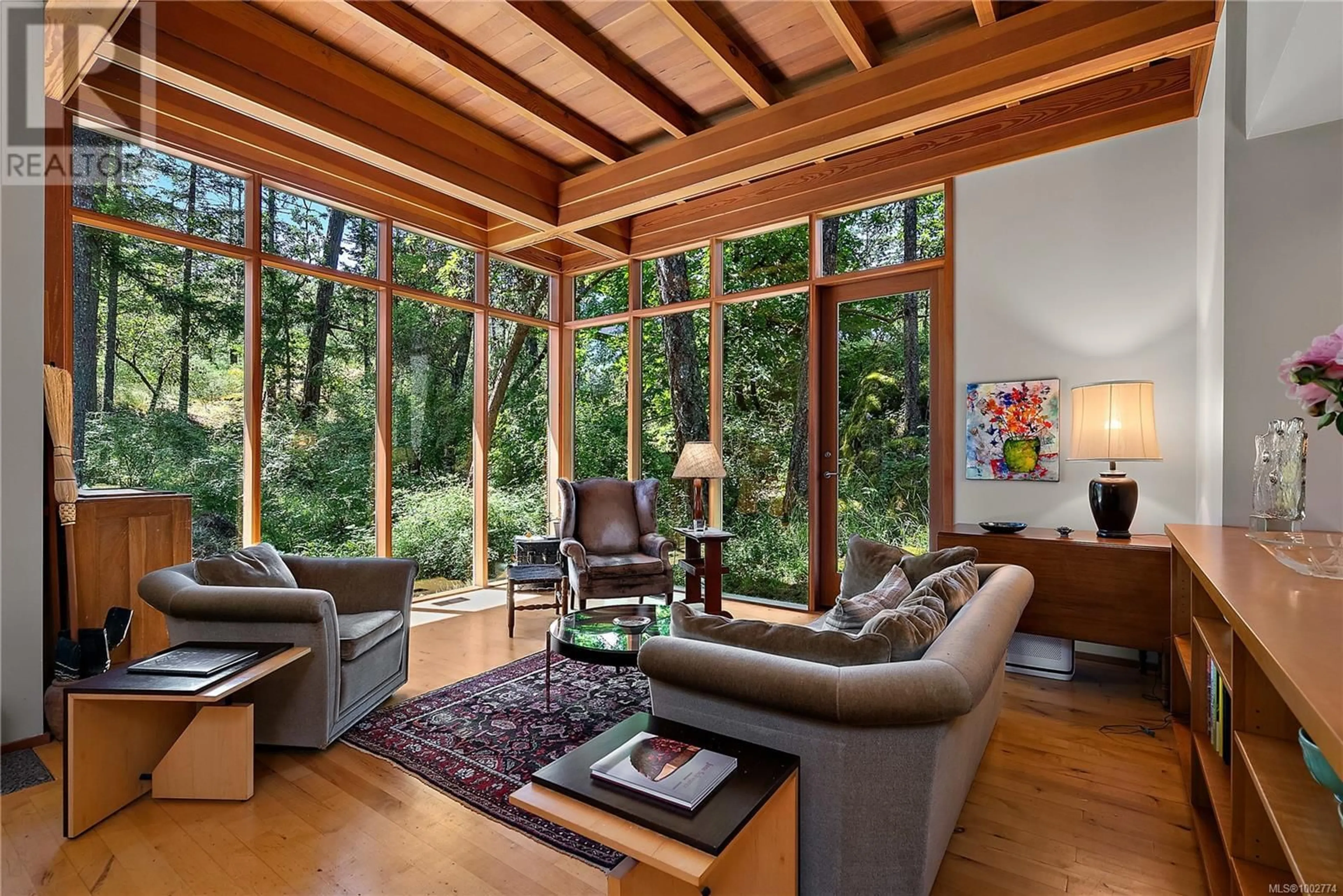 Living room with furniture, unknown for 295 VIADUCT AVENUE WEST, Saanich British Columbia V9E2B6
